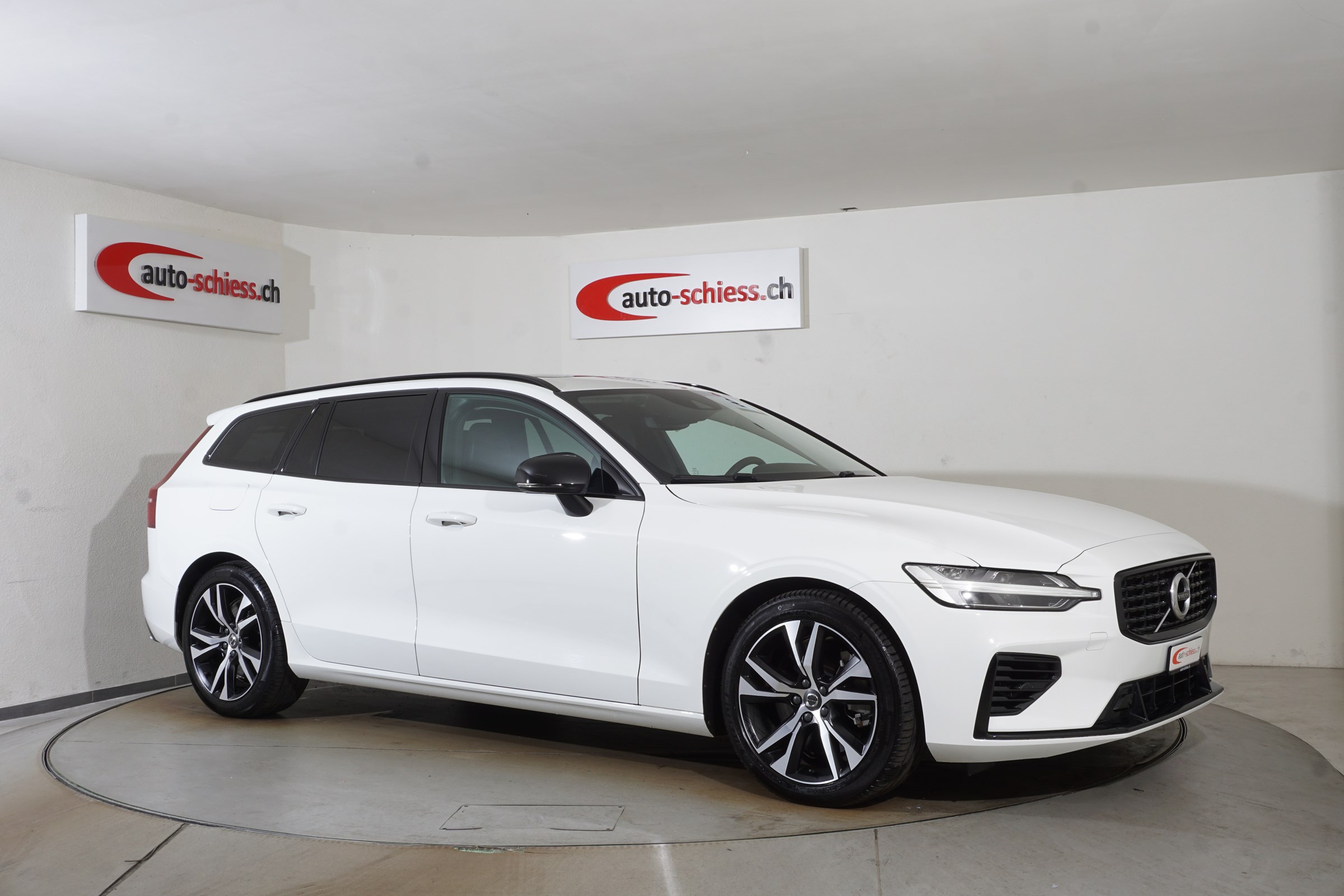 VOLVO V60 T6 eAWD Twin Engine R-Design Expression Geartronic