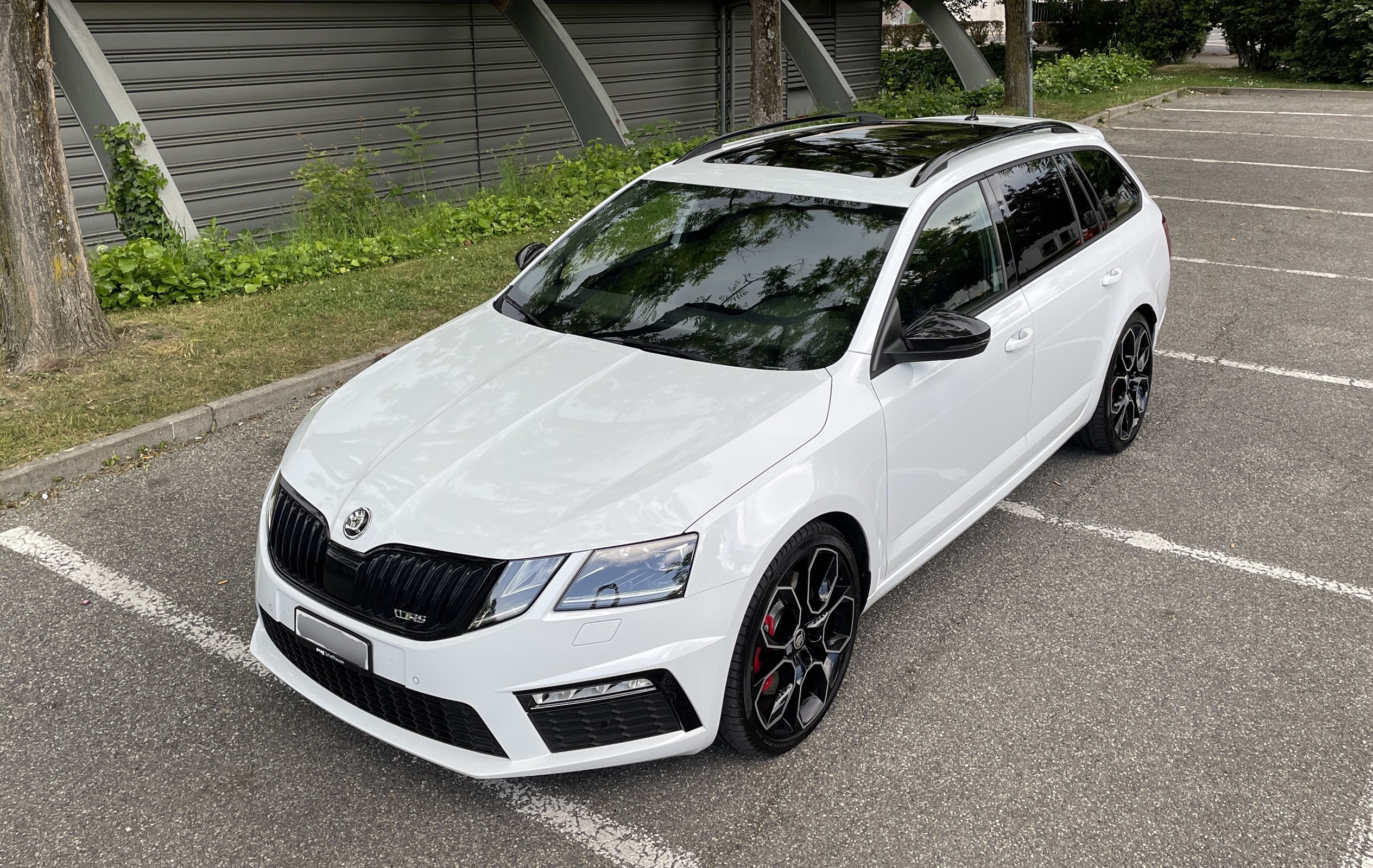 SKODA Octavia Combi 2.0 TSI RS DSG