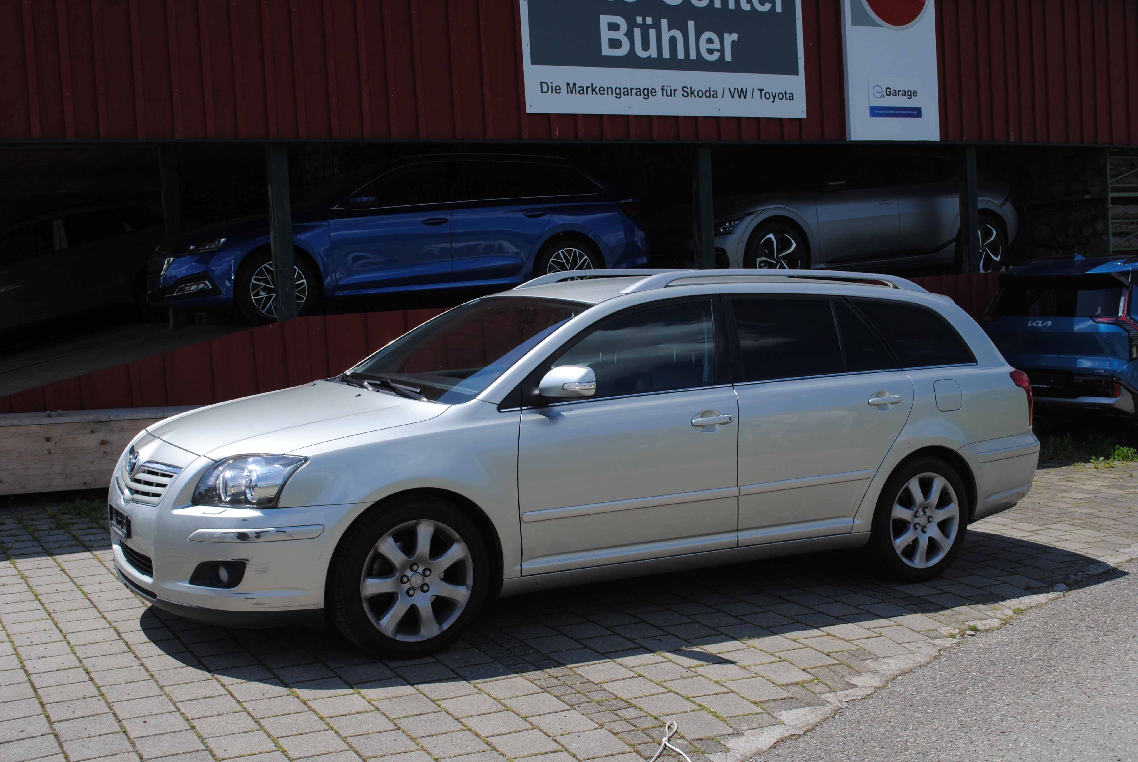 TOYOTA Avensis 2.0 D4 VVT-i Linea Sol Premium Sportswagon