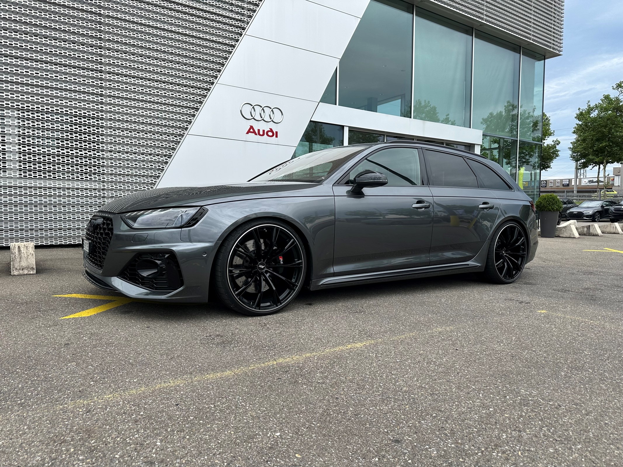 AUDI RS4 Avant quattro tiptronic