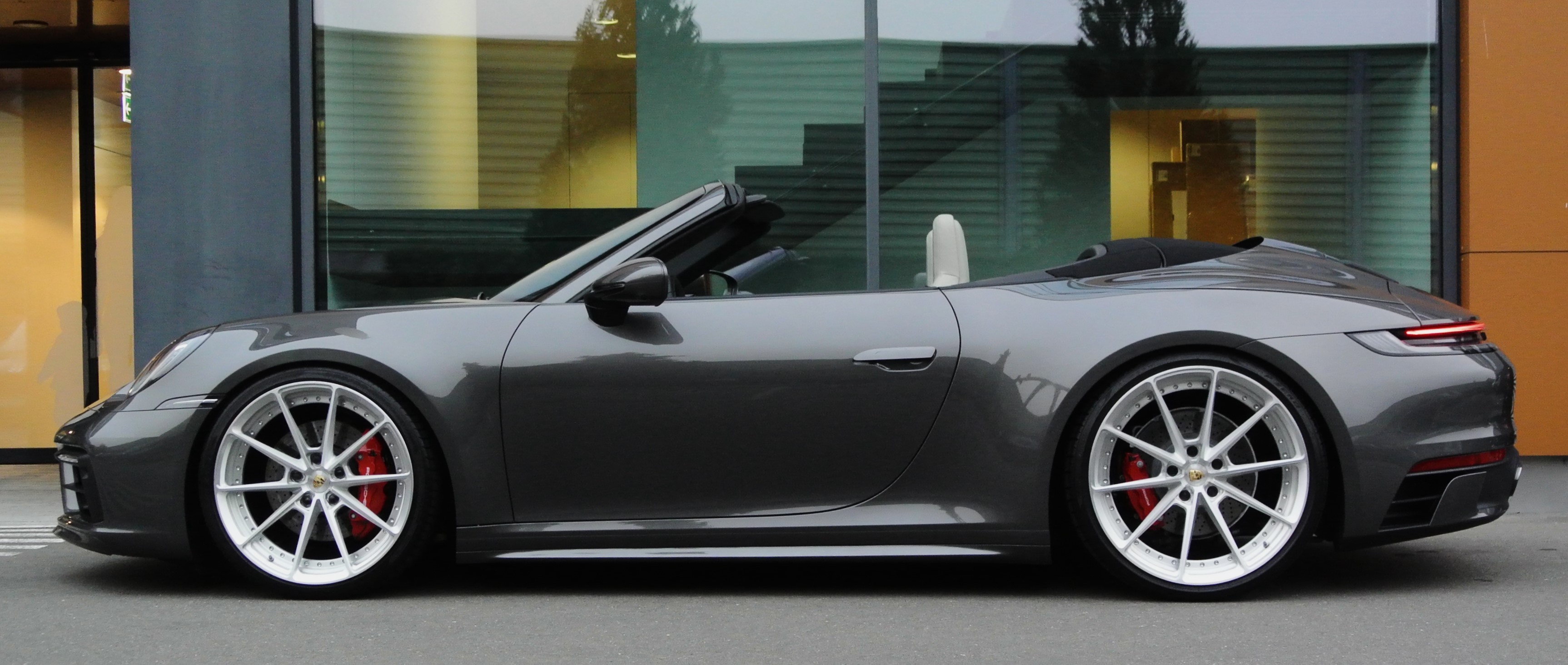 PORSCHE 911 Carrera 4S Cabriolet