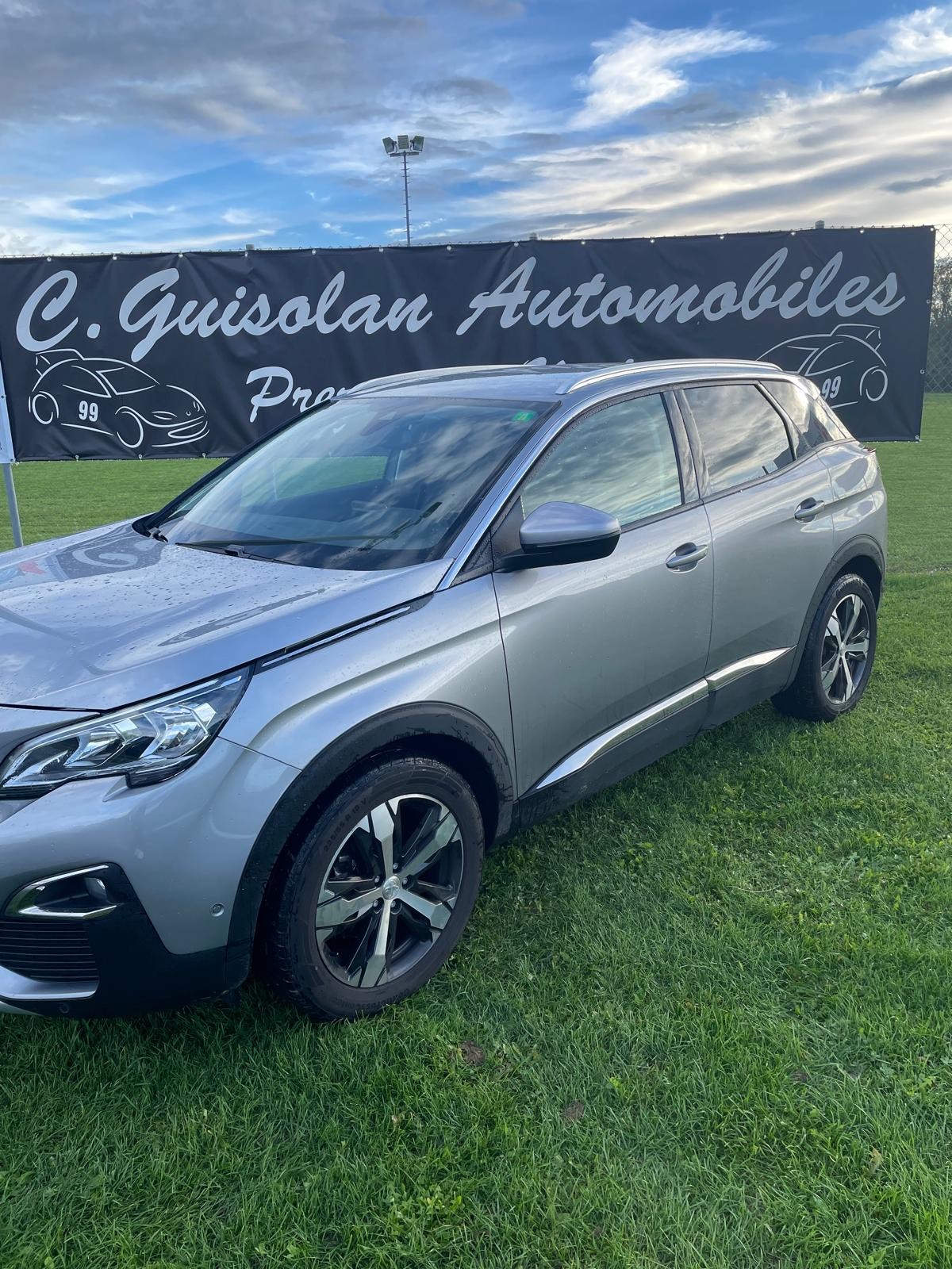 PEUGEOT 3008 1.2 PureTech Allure