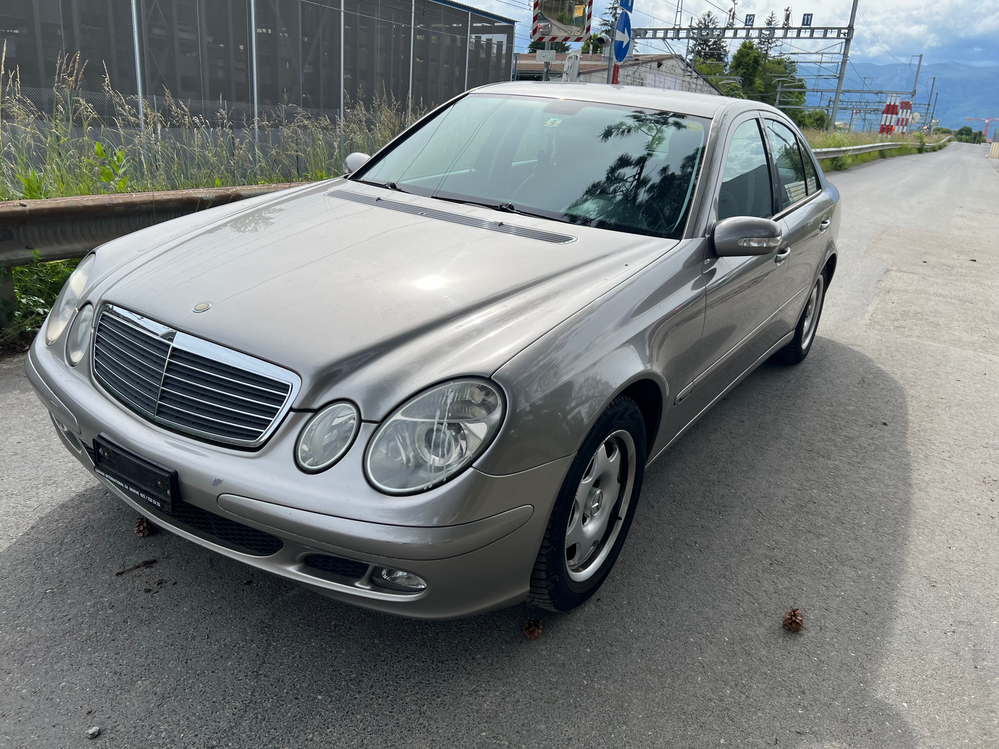 MERCEDES-BENZ E 240 Elégance