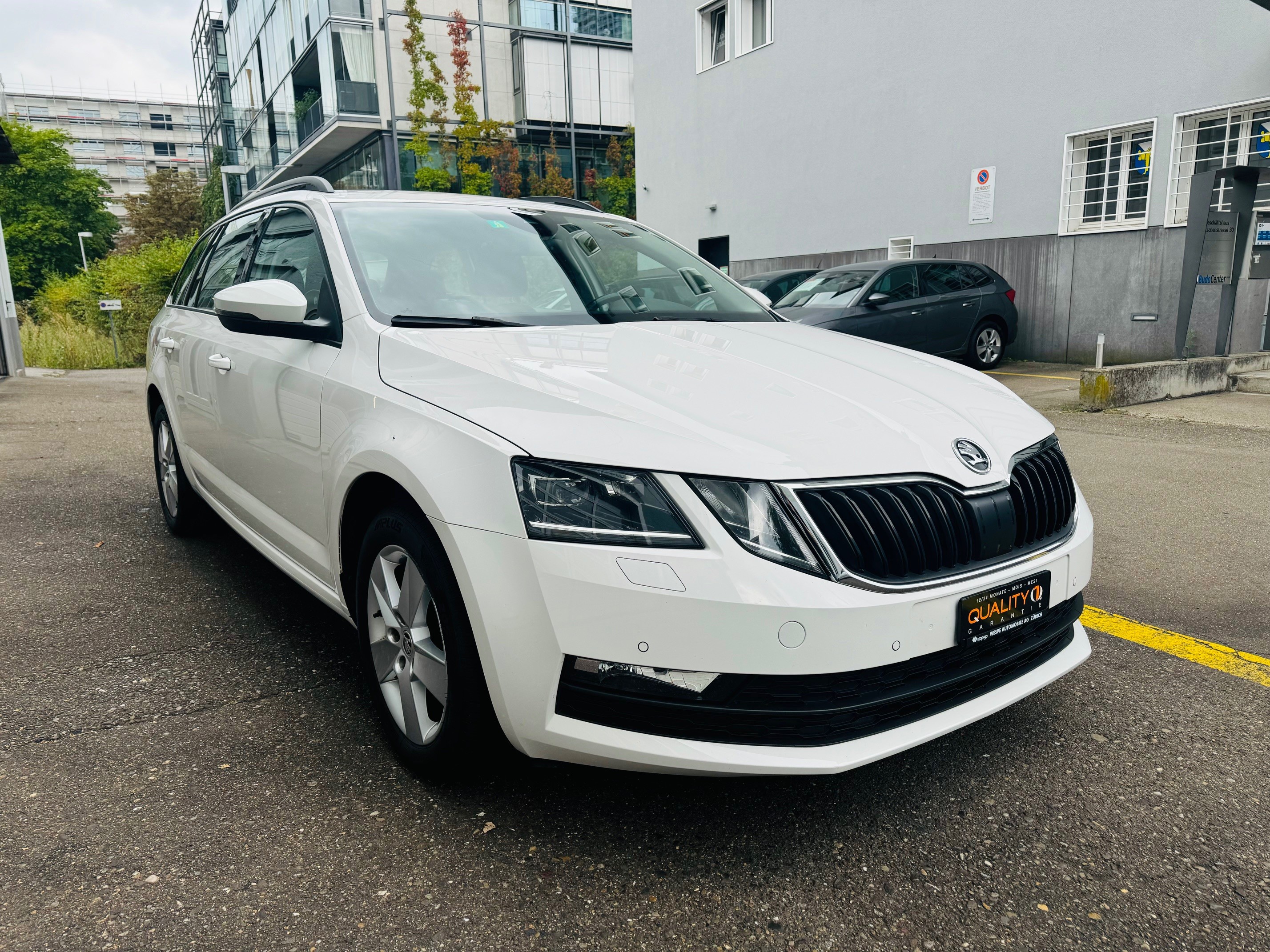 SKODA Octavia Combi 1.6 TDI Ambition DSG