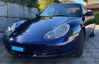 PORSCHE 911 Carrera 4