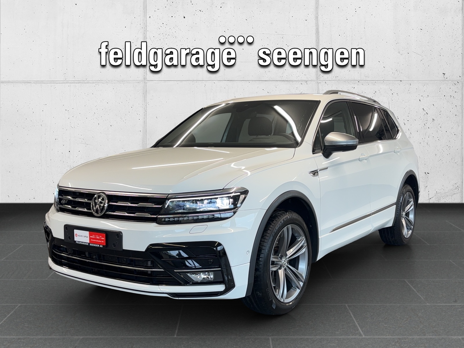 VW Tiguan Allspace 2.0 TDI SCR R-Line Highline 4Motion DSG mit AHK & Panorama-Schiebedach