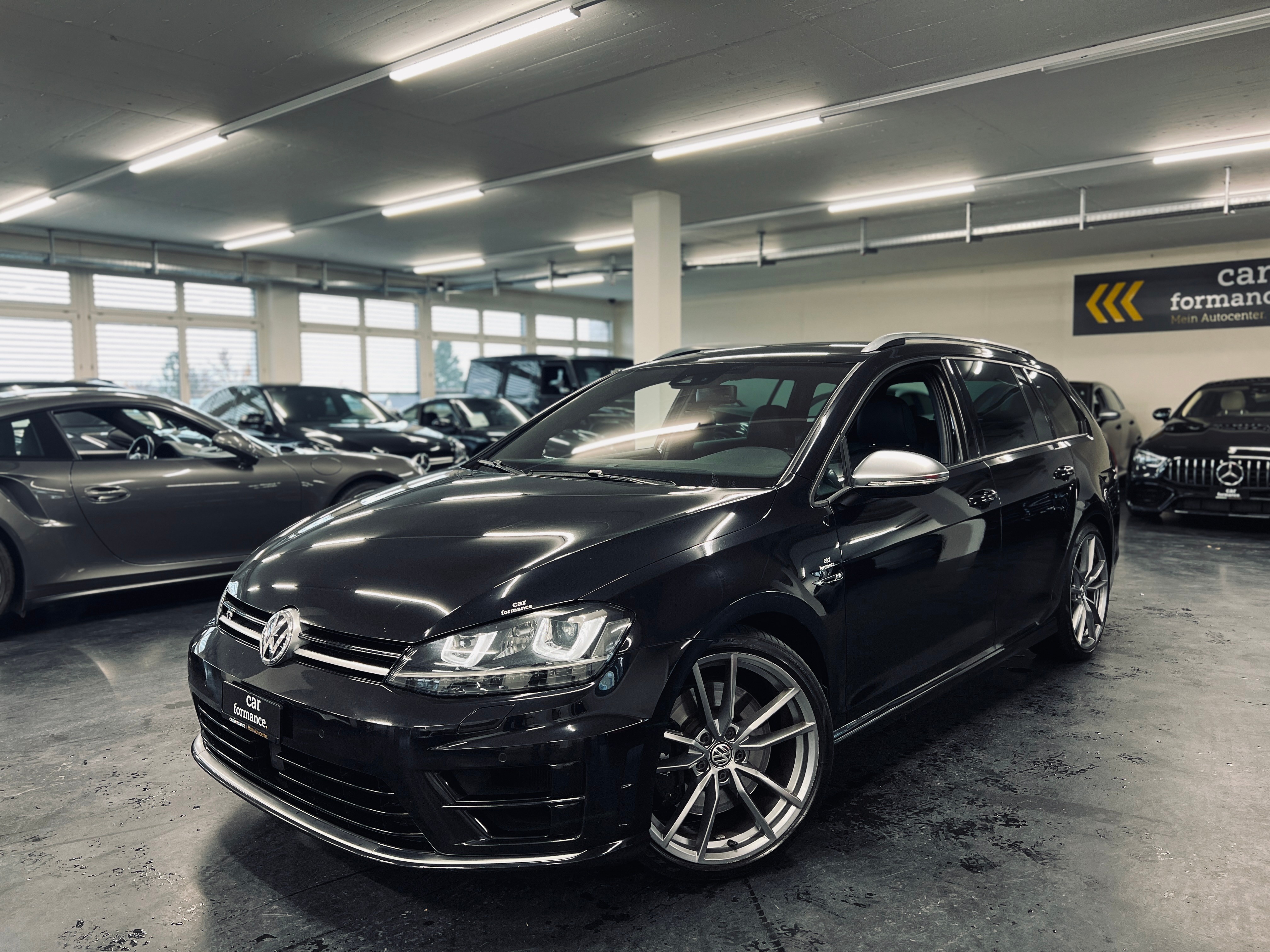 VW Golf Variant 2.0 TSI R 4 Motion DSG