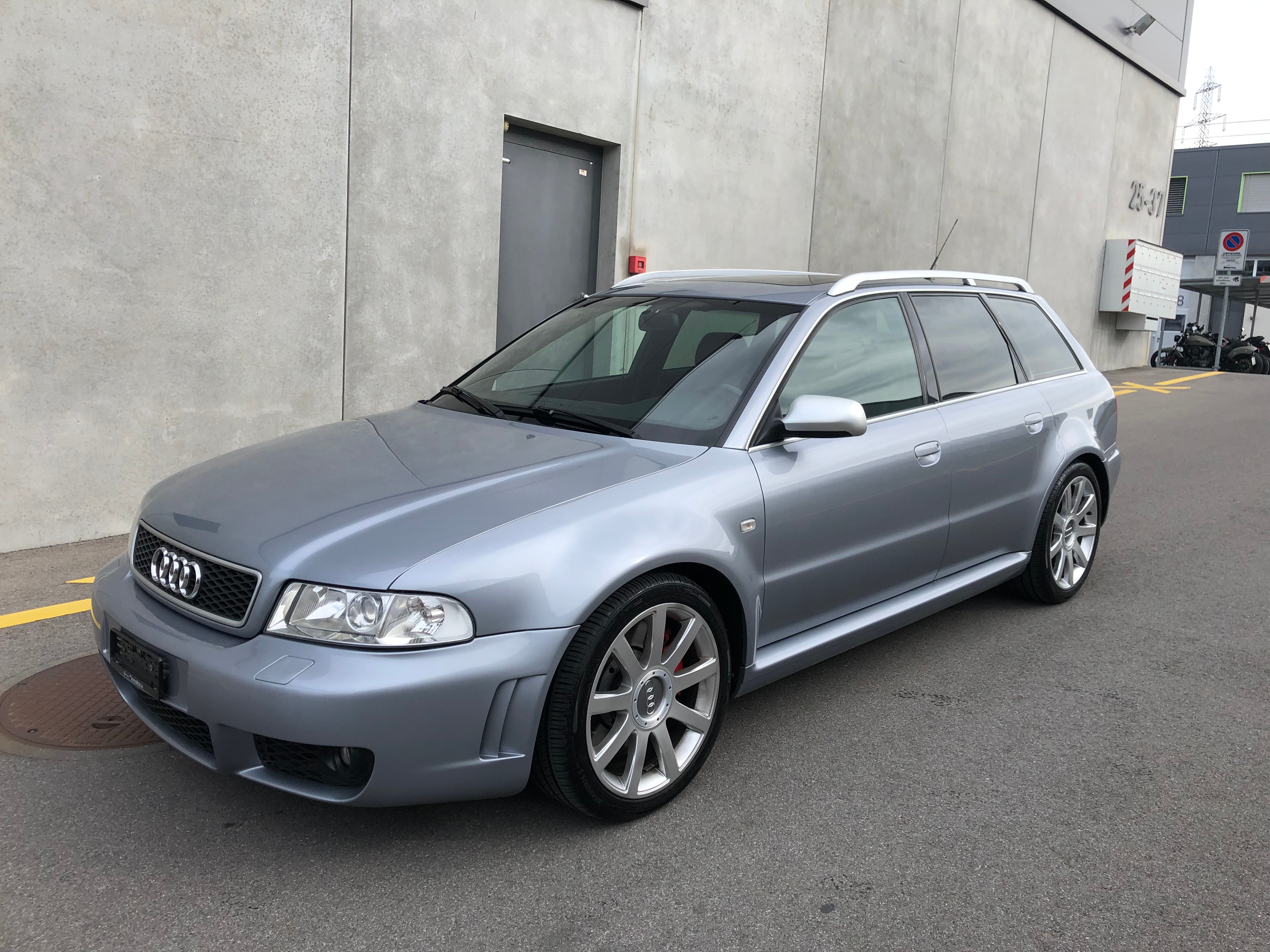 AUDI RS4 Avant quattro (29)