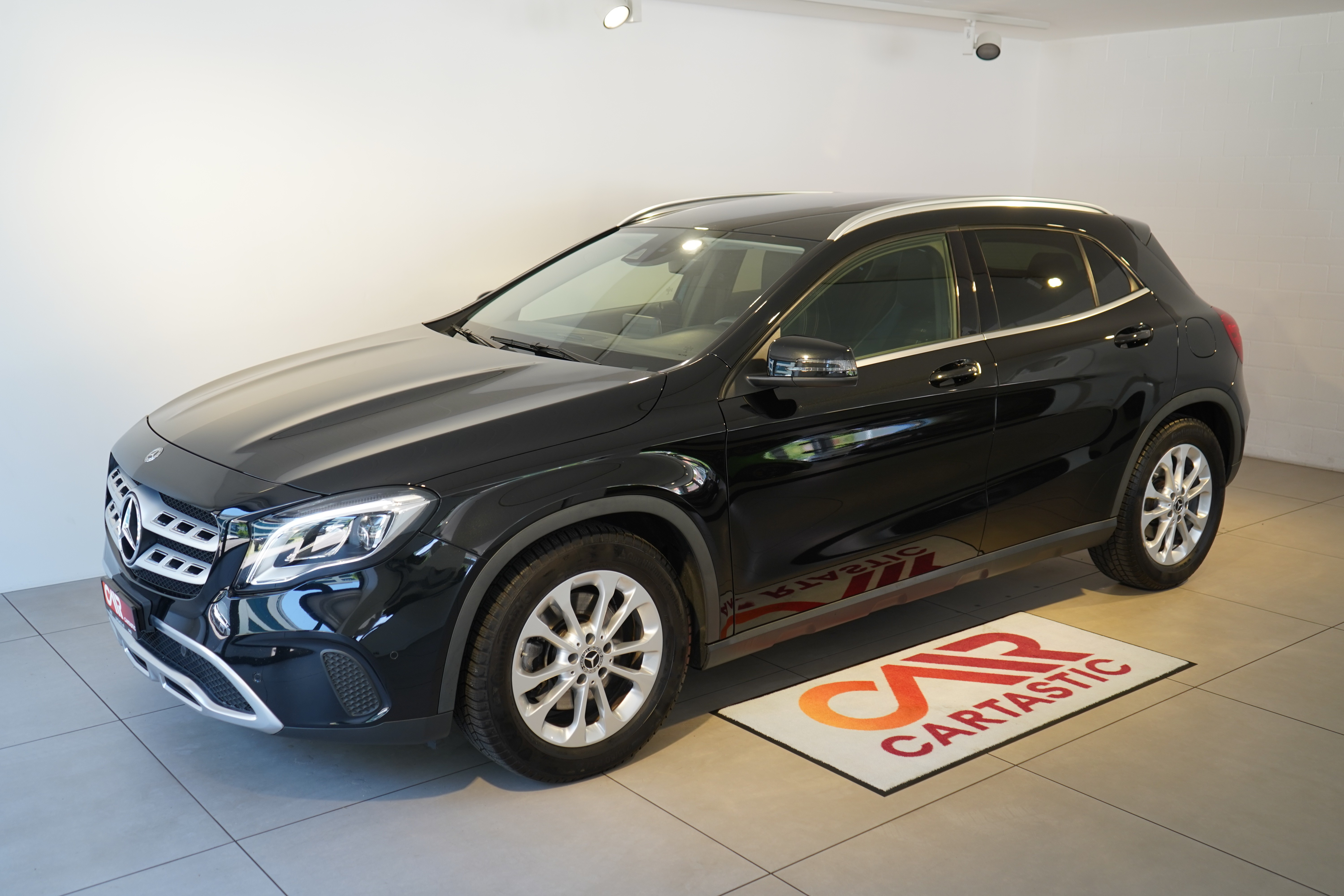 MERCEDES-BENZ GLA 220 Urban 4Matic