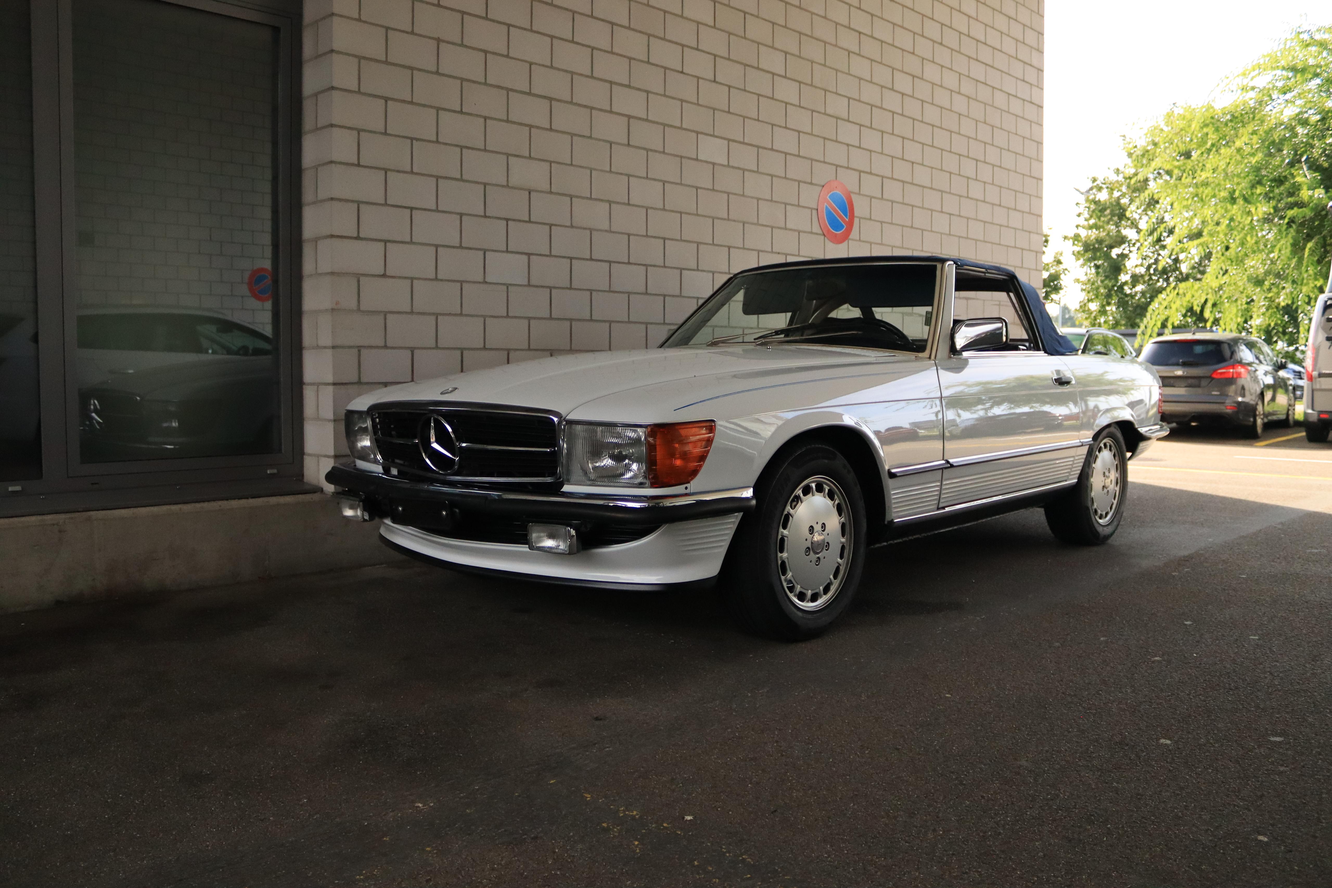 MERCEDES-BENZ 560 SL