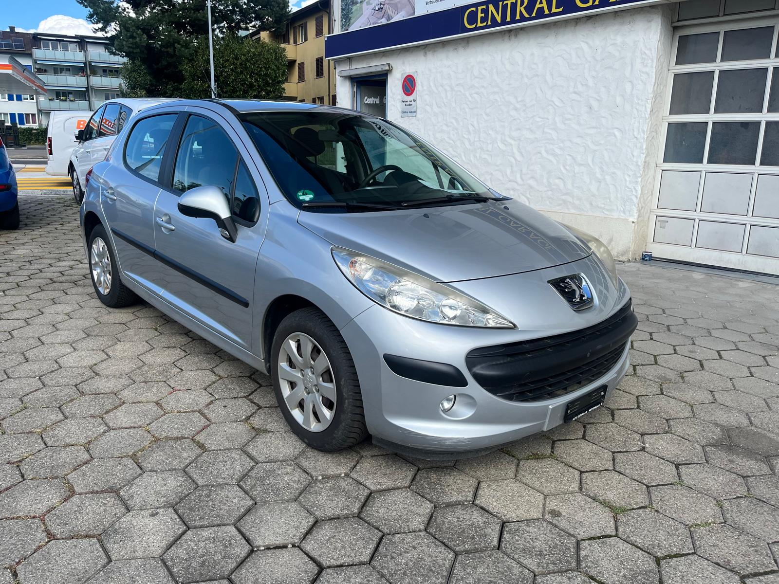 PEUGEOT 207 1.4 16V Sport