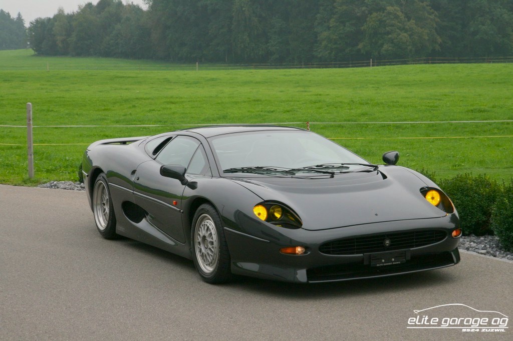 JAGUAR XJ 220