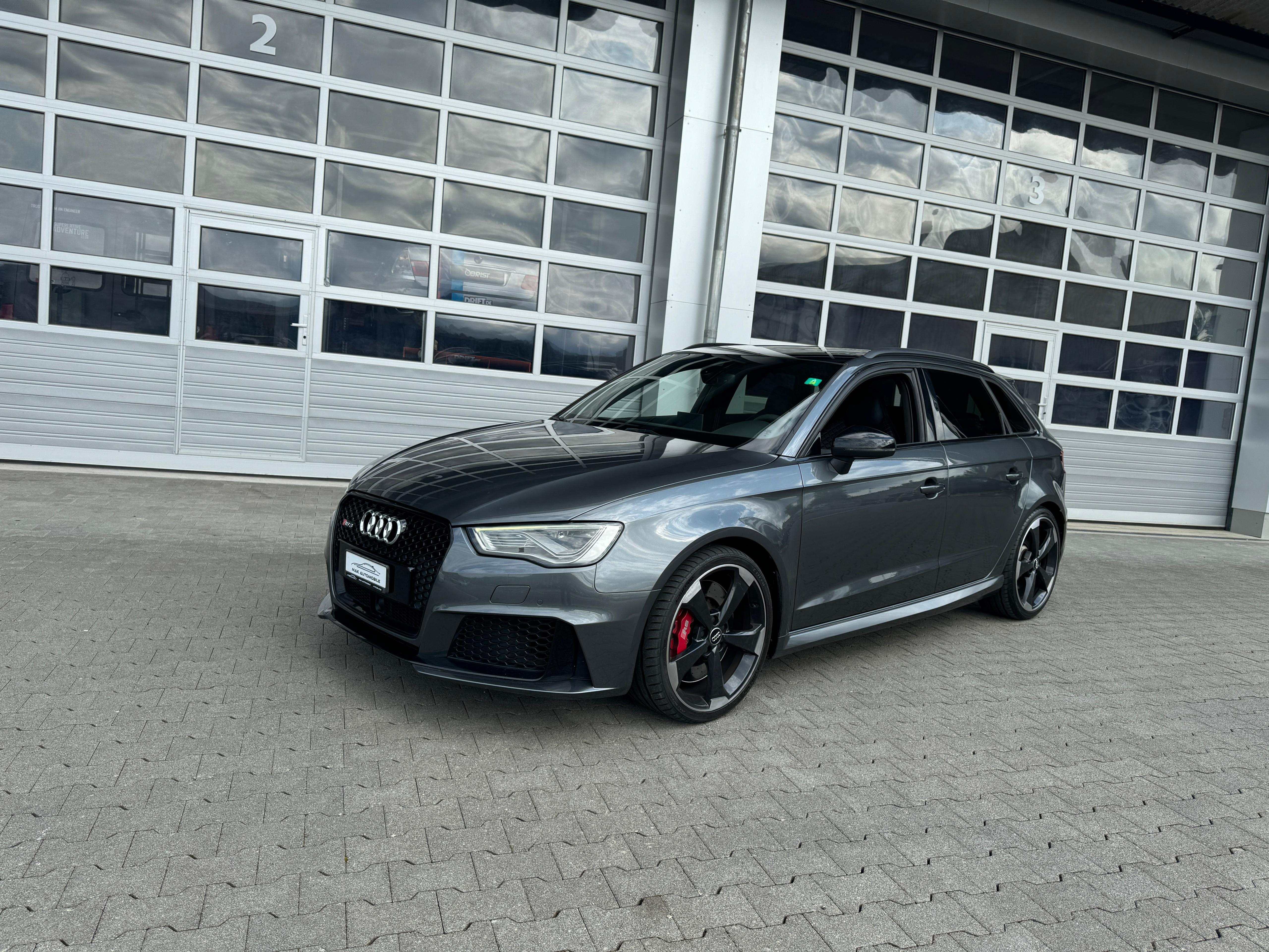 AUDI RS3 2.5 TSI quattro S-tronic