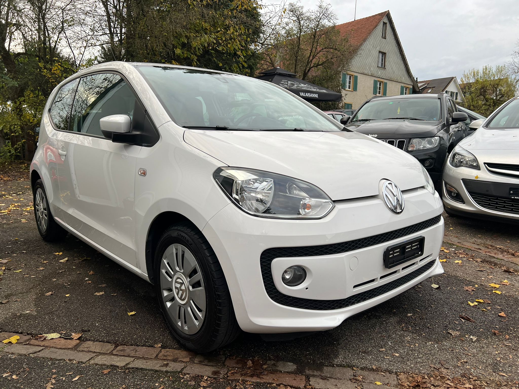 VW Up 1.0 BMT white up