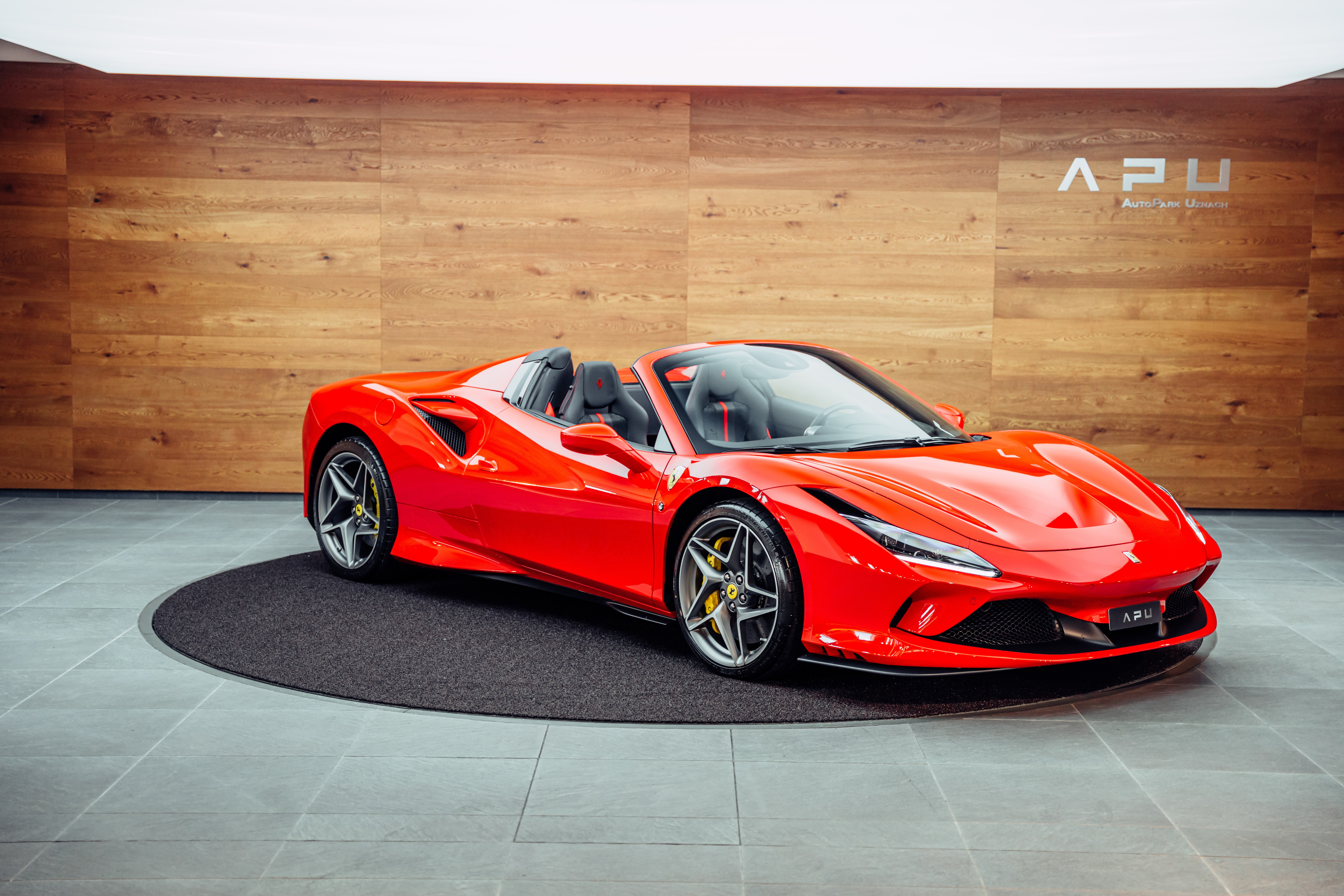 FERRARI F8 Spider