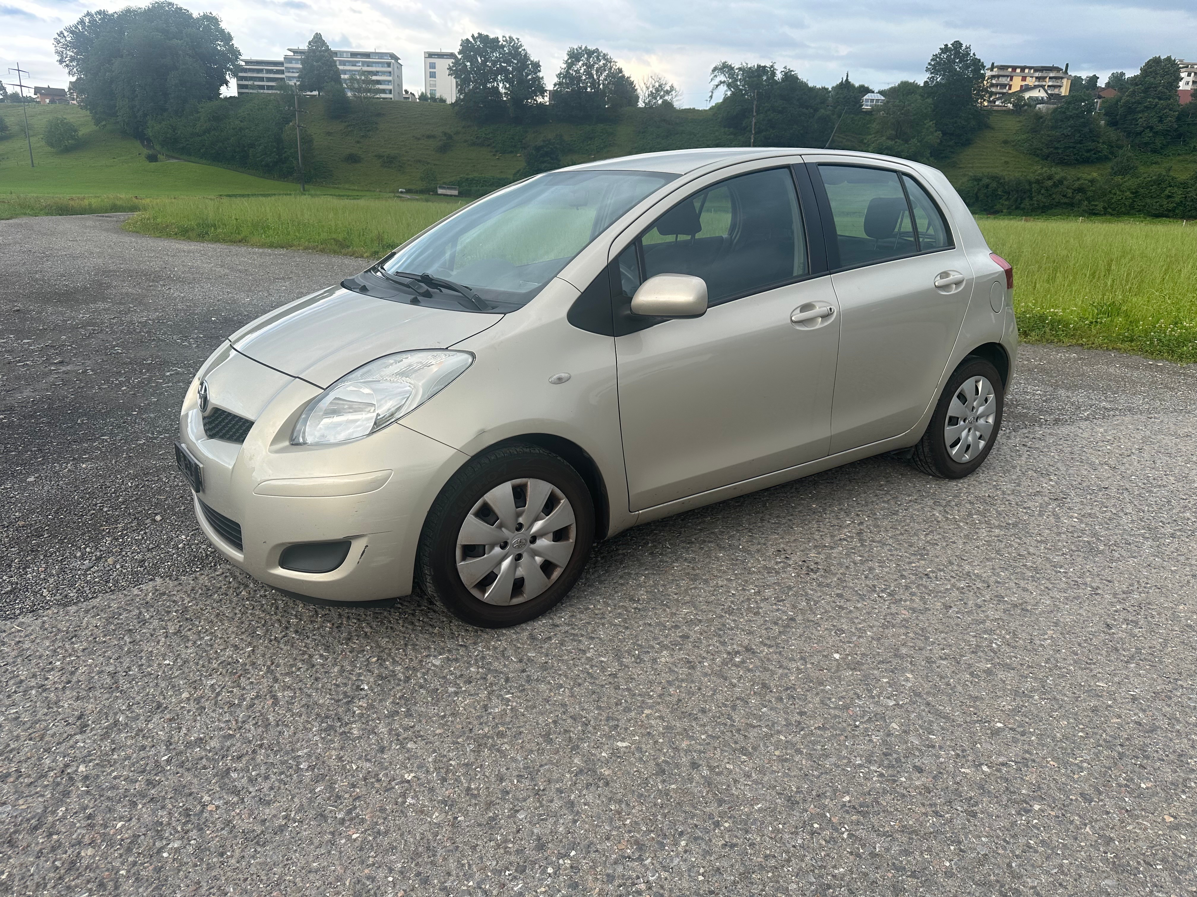 TOYOTA Yaris 1.33 Linea Terra