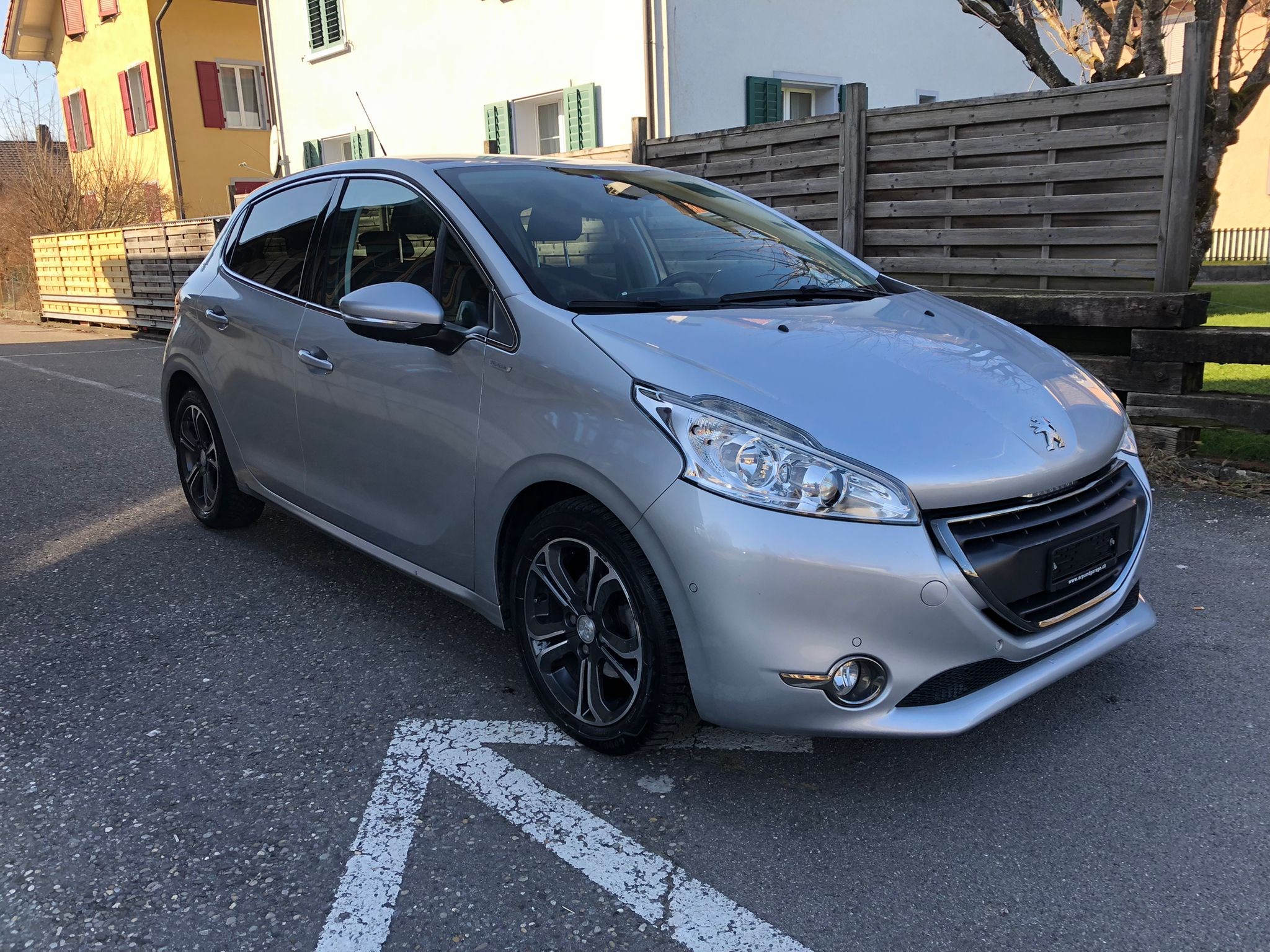 PEUGEOT 208 1.2 VTI Intuitive