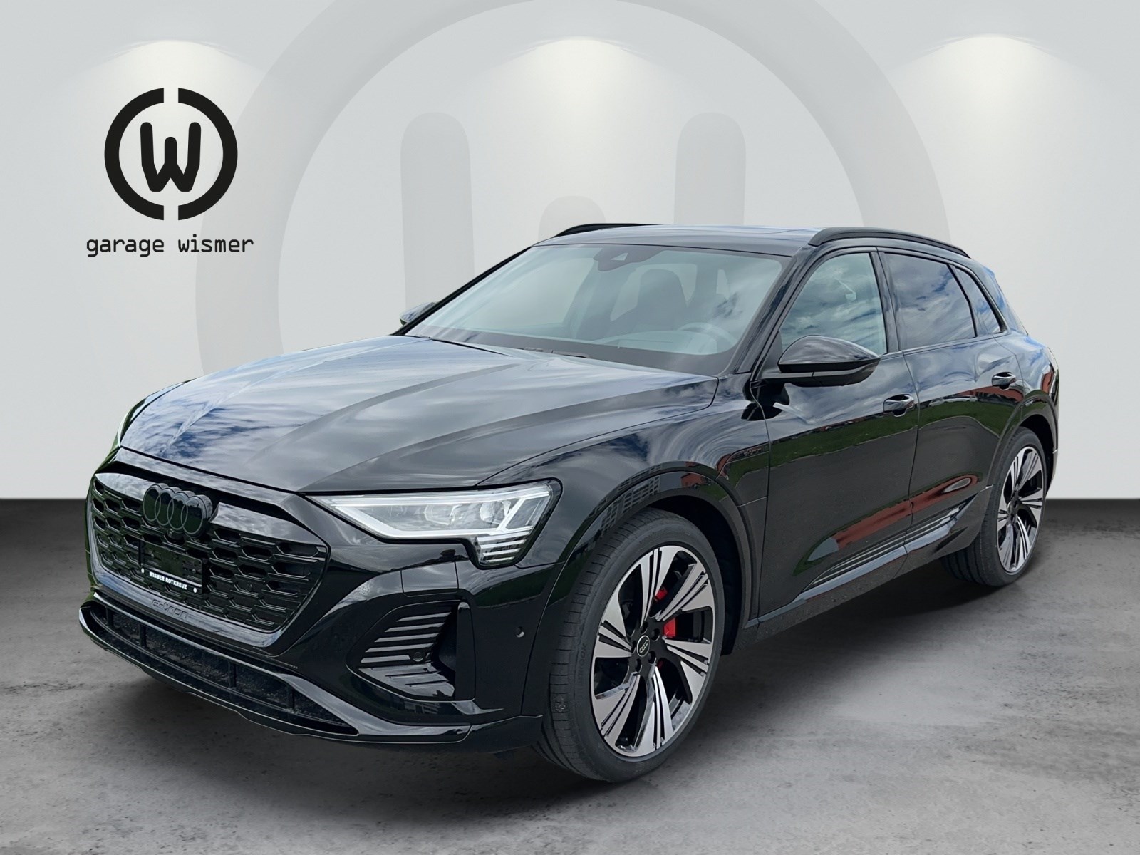 AUDI Q8 55 e-tron S line quattro