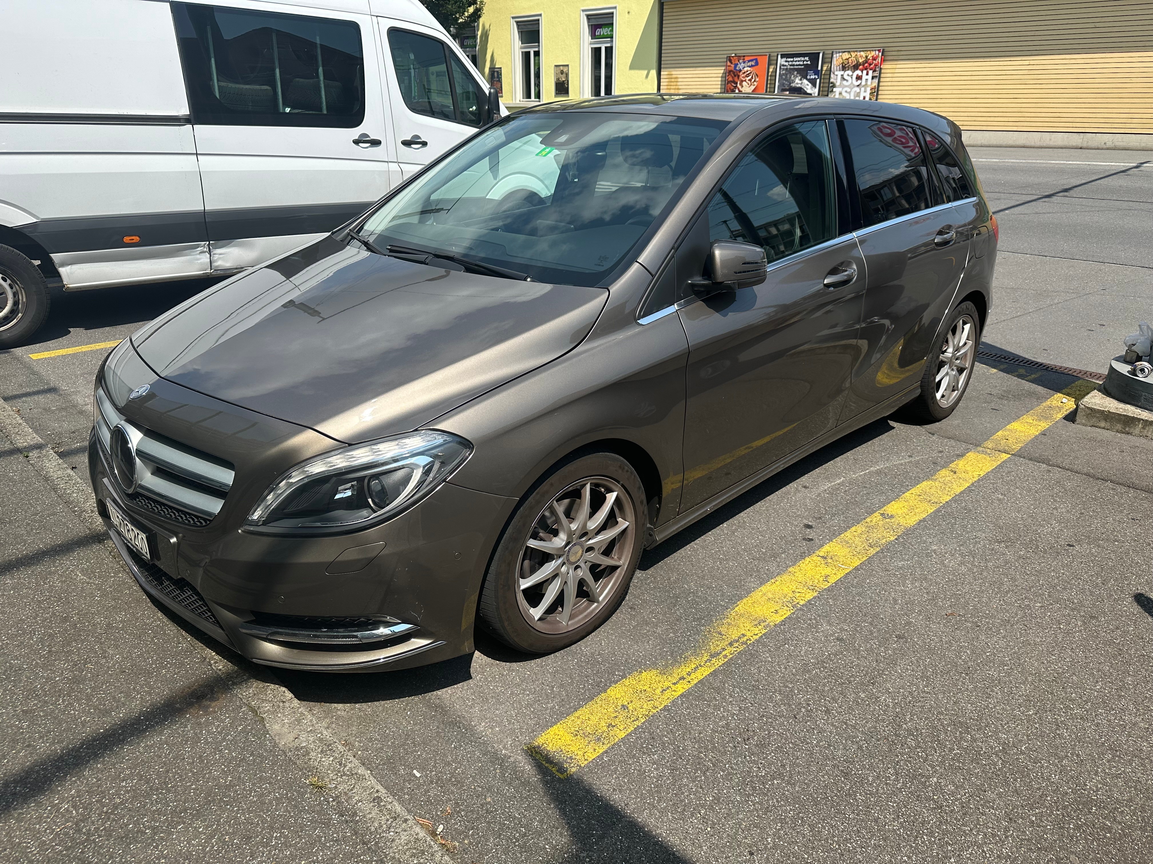 MERCEDES-BENZ B 200 7G-DCT