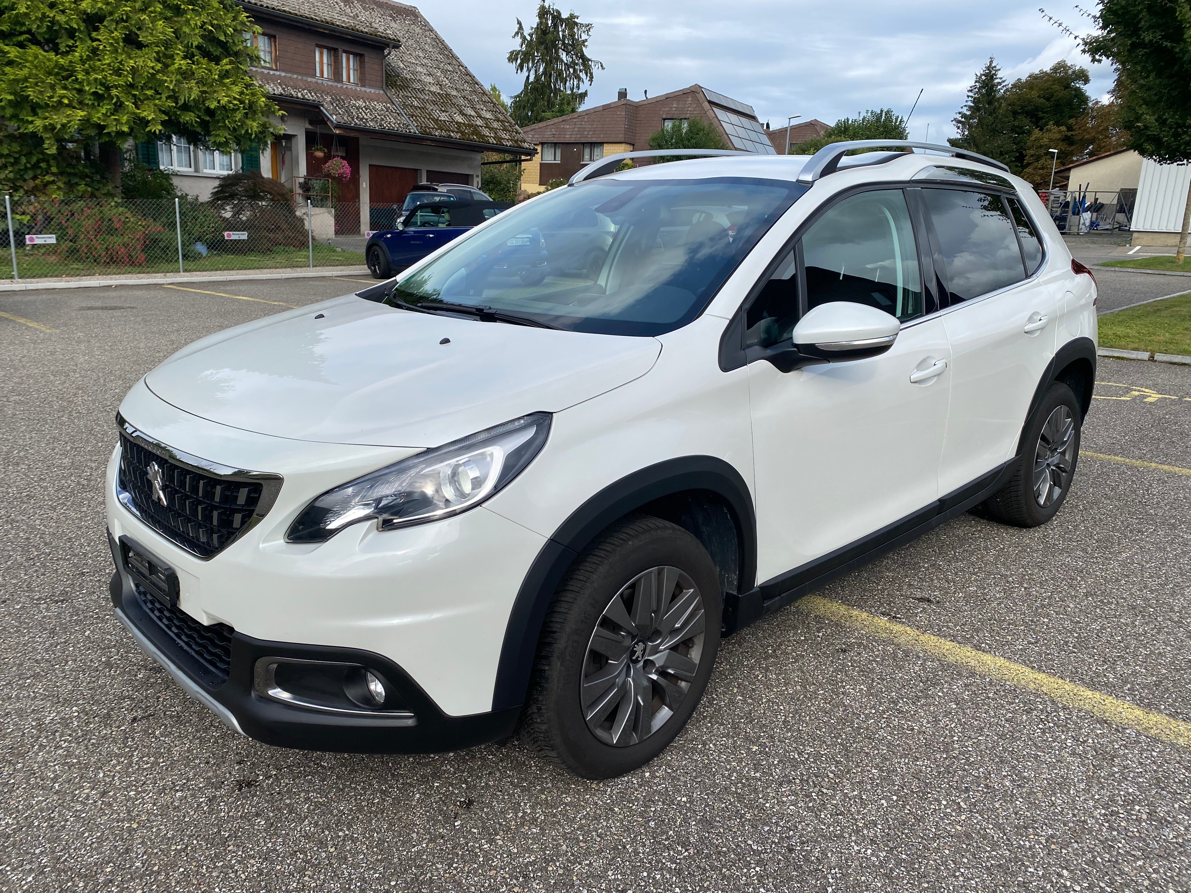 PEUGEOT 2008 1.6 BlueHDi Allure