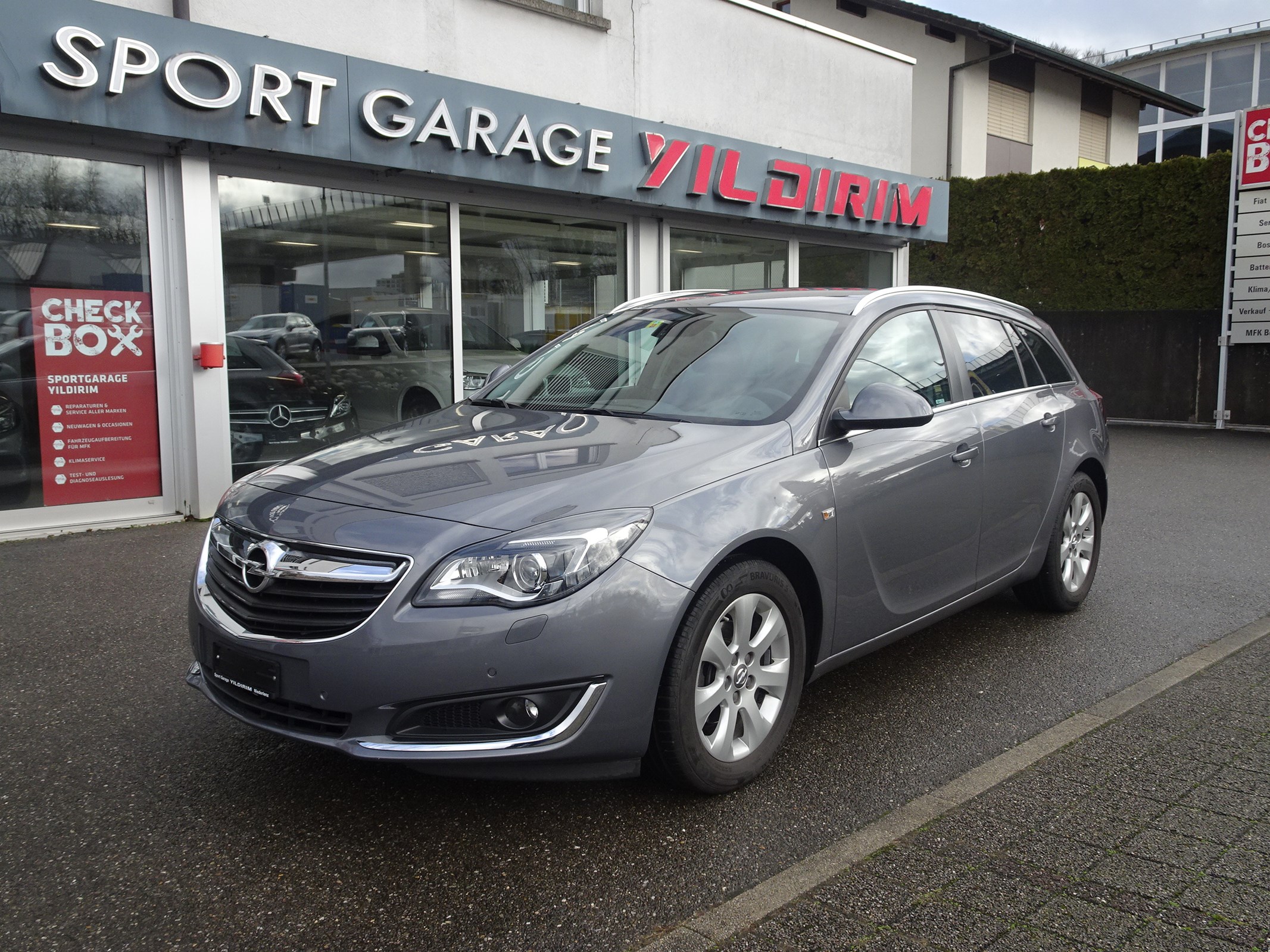 OPEL Insignia Sports Tourer 1.6 CDTI Edition Automatic