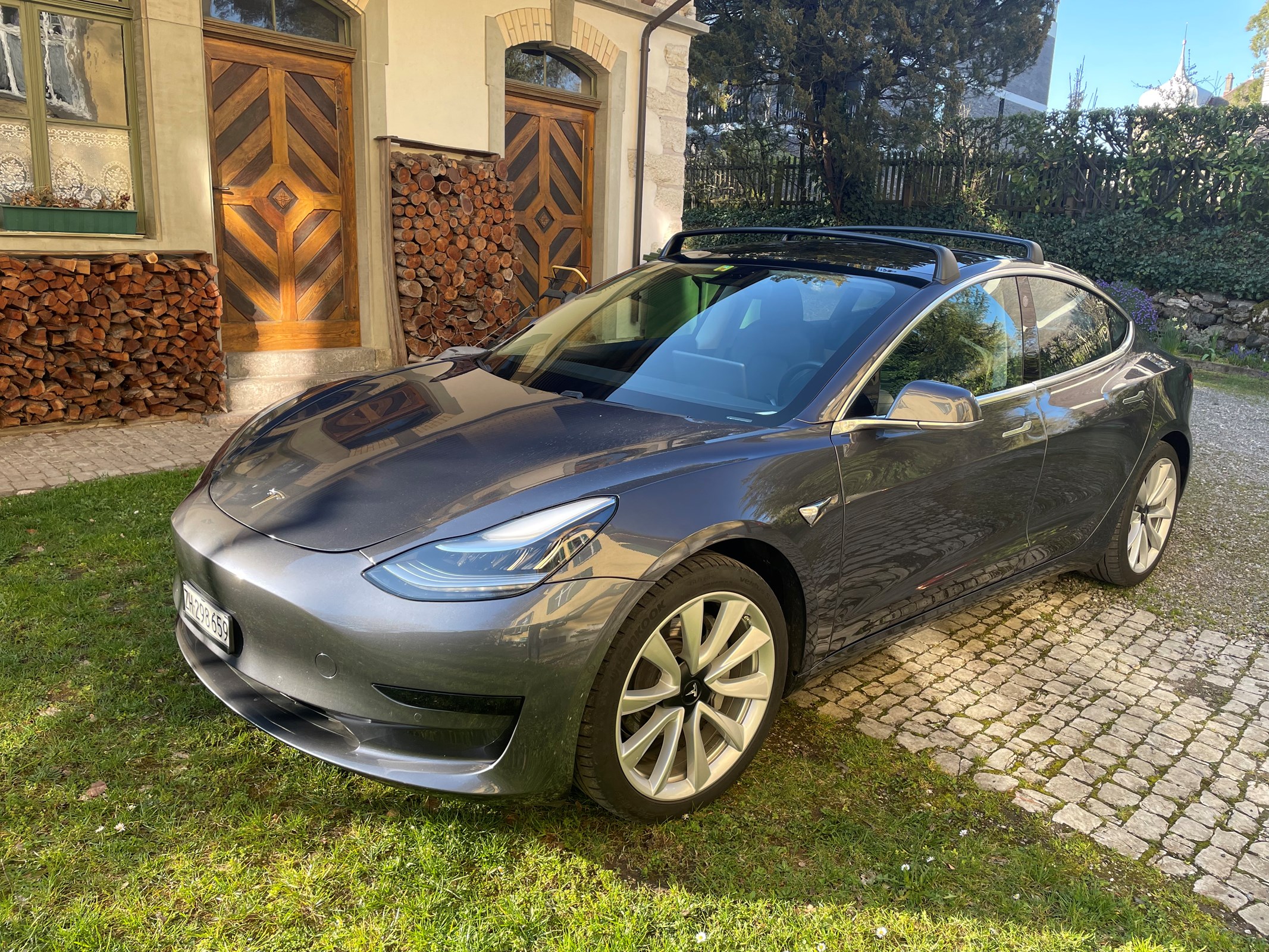 TESLA Model 3