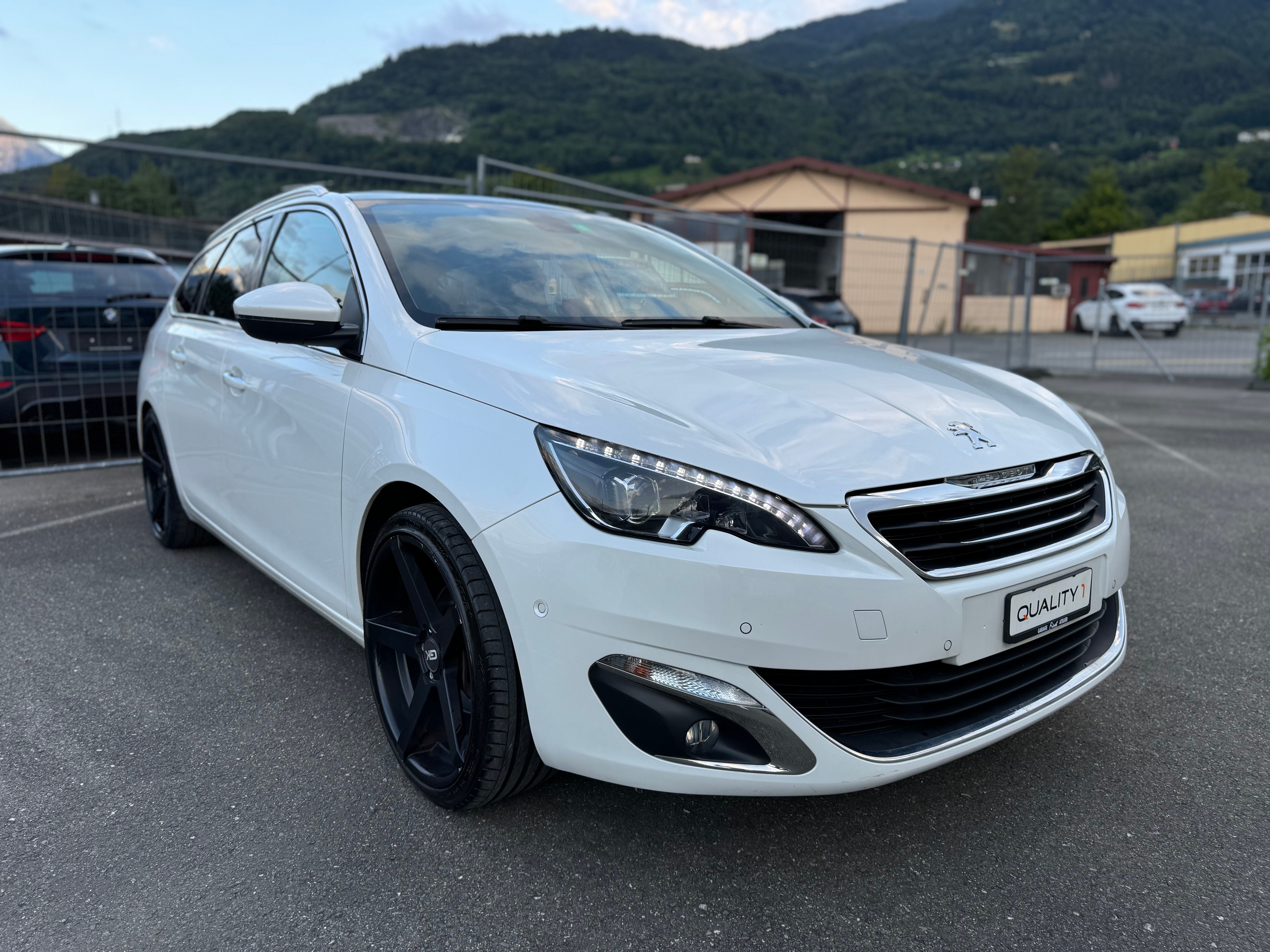 PEUGEOT 308 SW 1.2 THP Féline