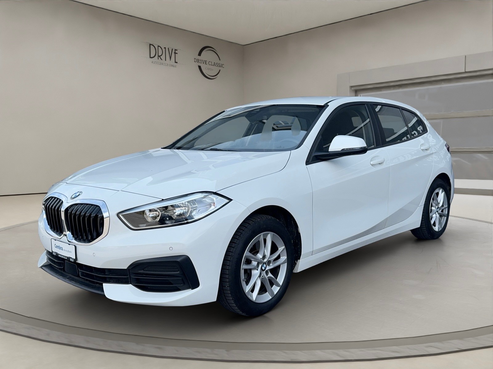 BMW 118i Essential Edition Steptronic