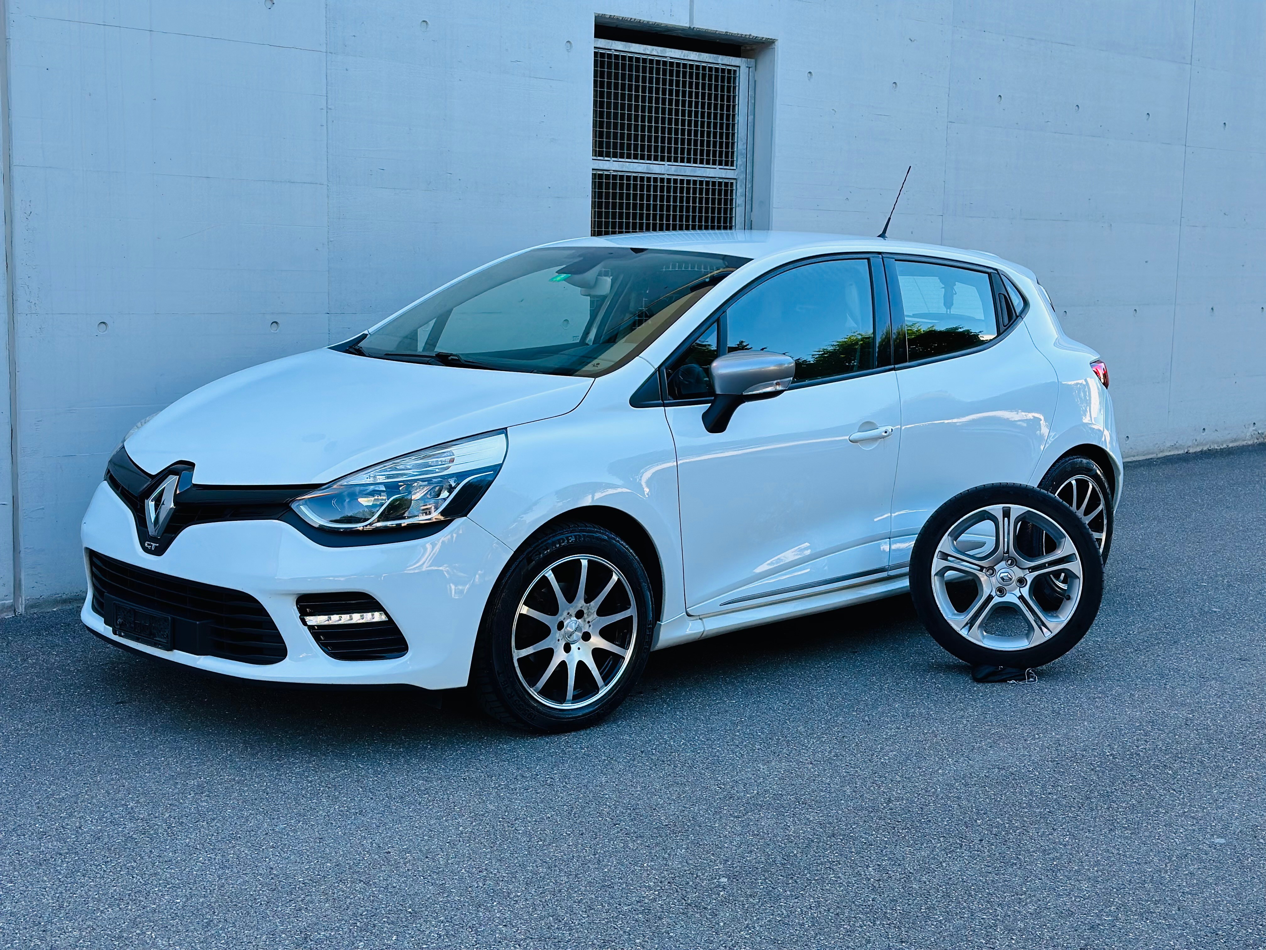 RENAULT Clio 1.2 16V T GT EDC