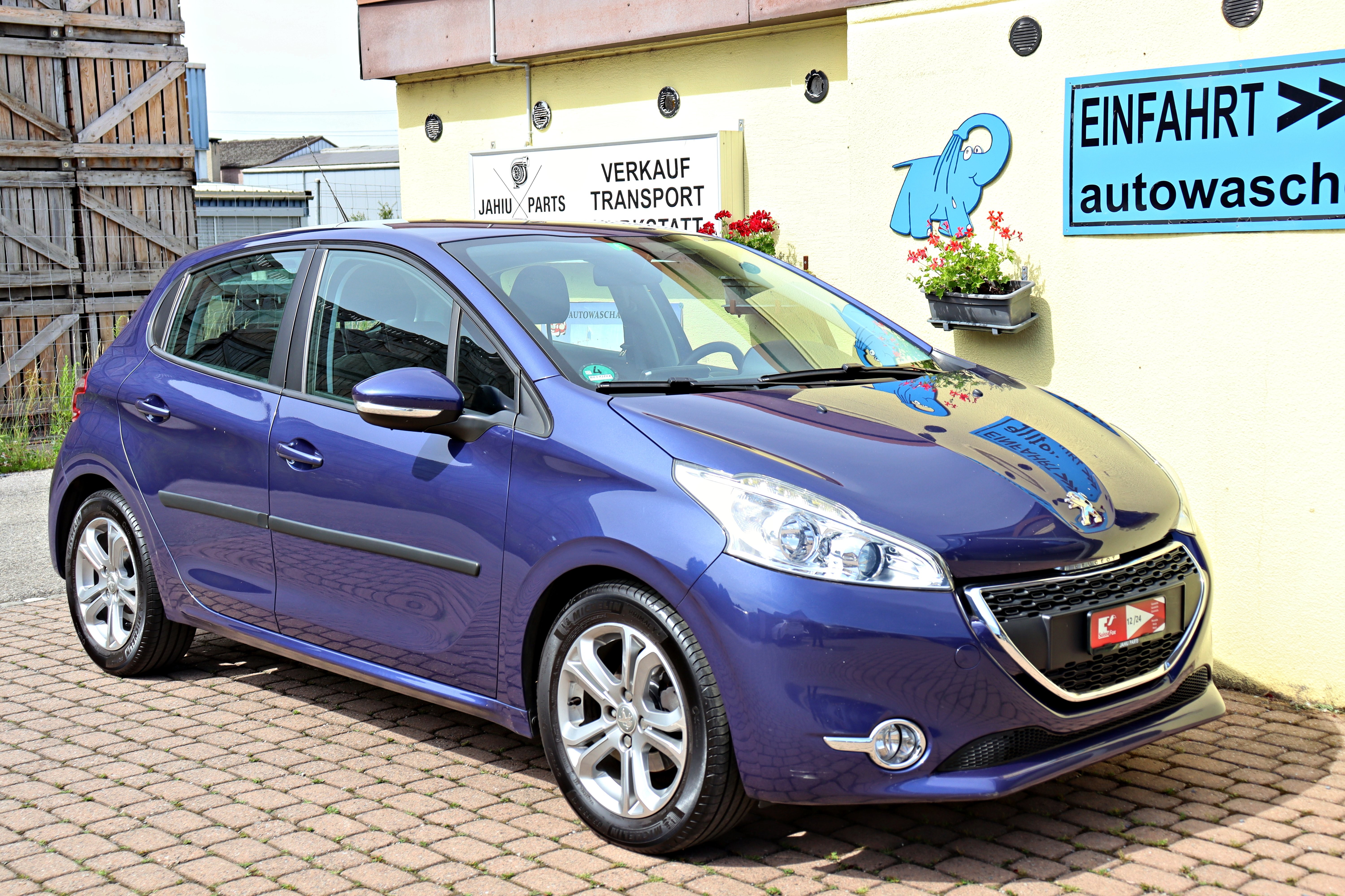 PEUGEOT 208 1.2 VTI Intuitive