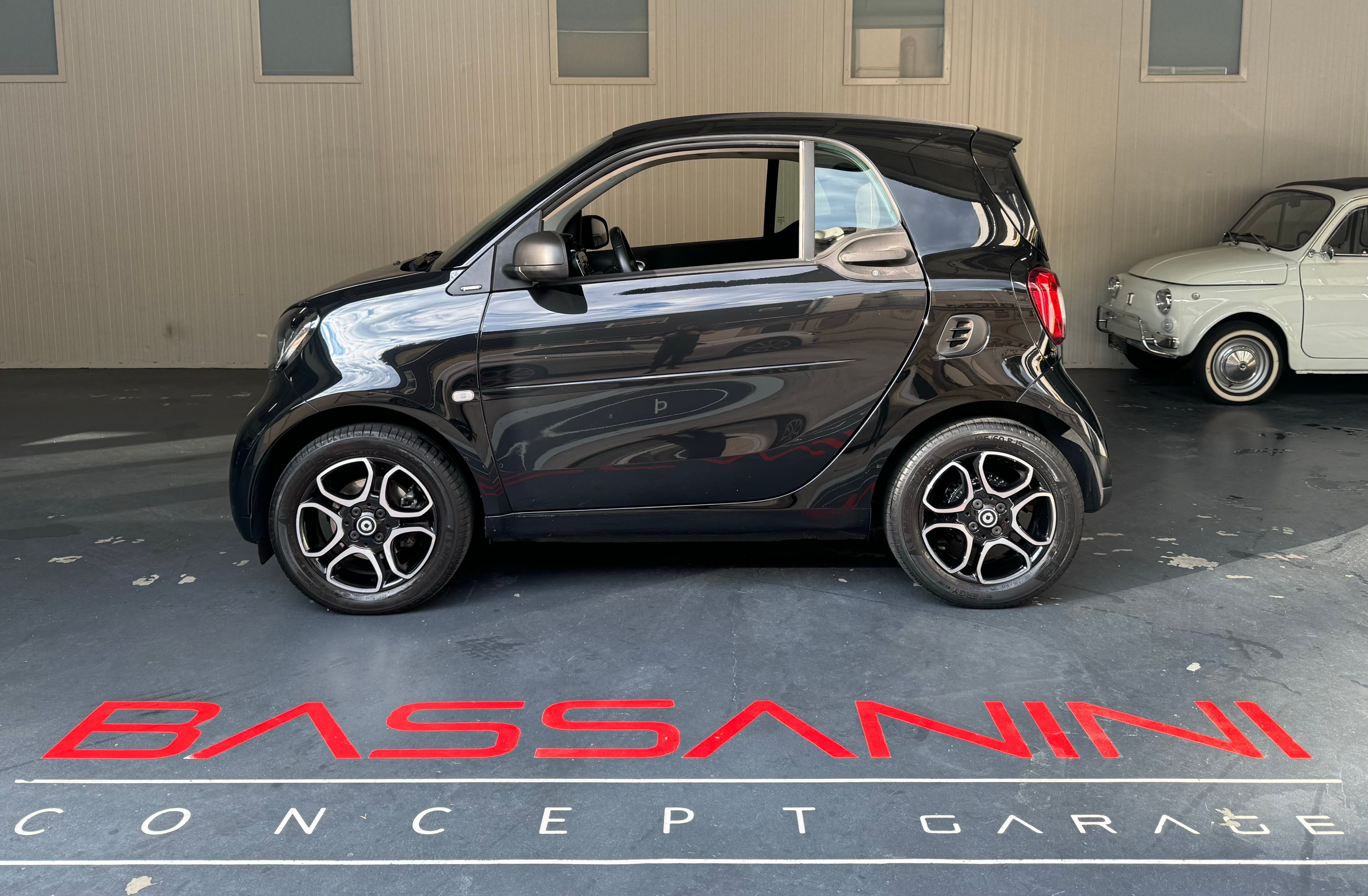 SMART fortwo passion twinmatic ## Auto CH con gratis service