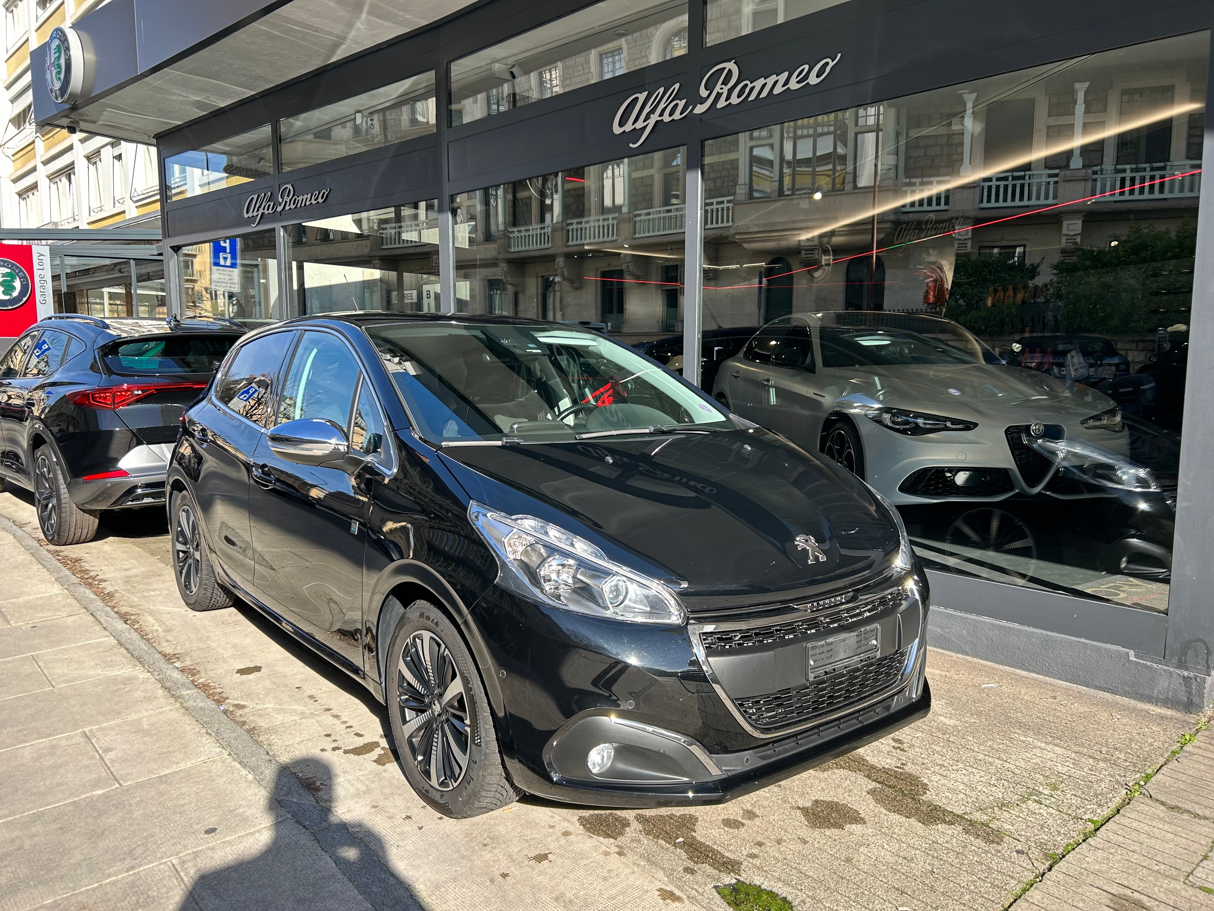 PEUGEOT 208 1.2 PureTech Tech Ed