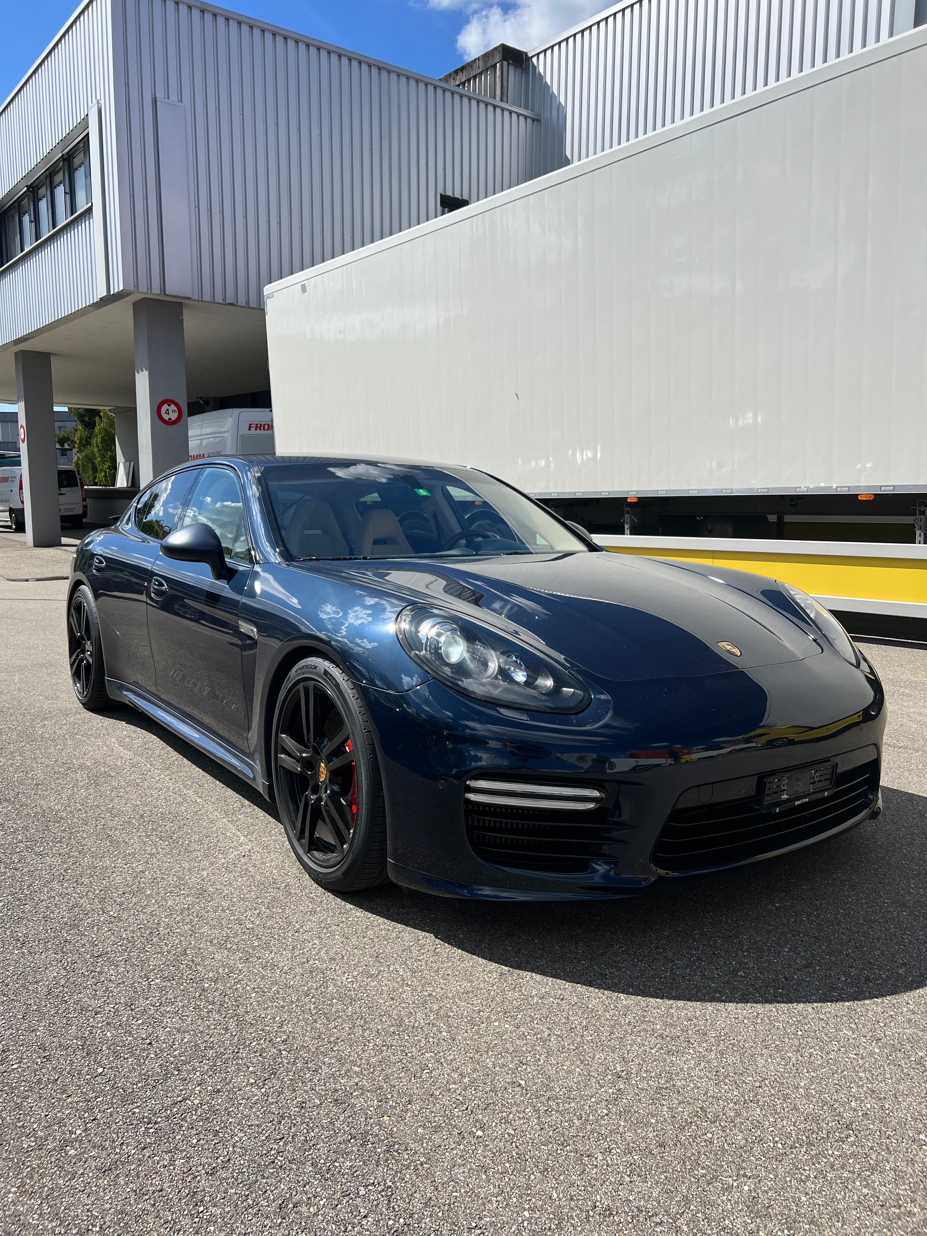 PORSCHE PANAMERA