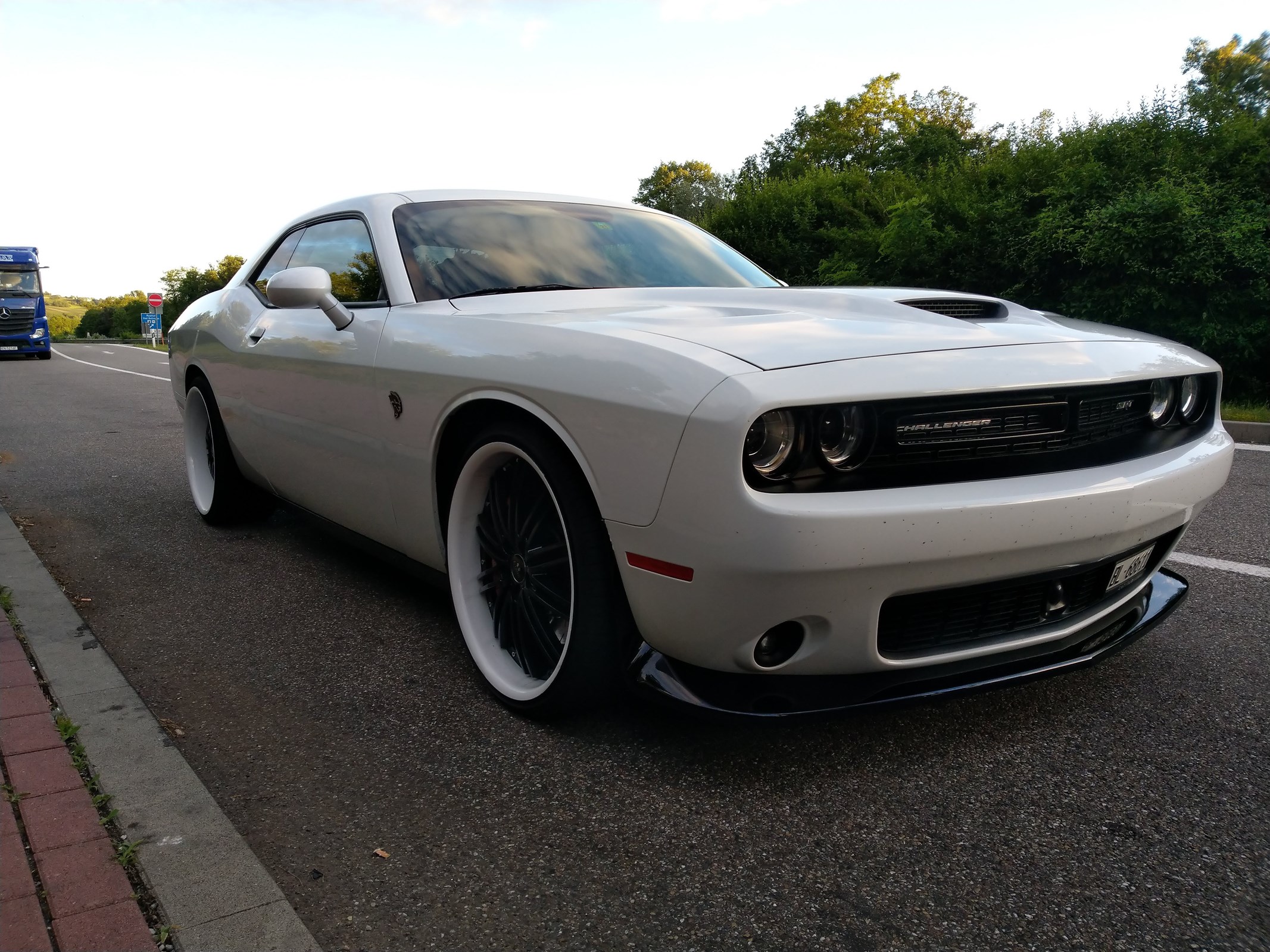 DODGE Challenger SRT 392