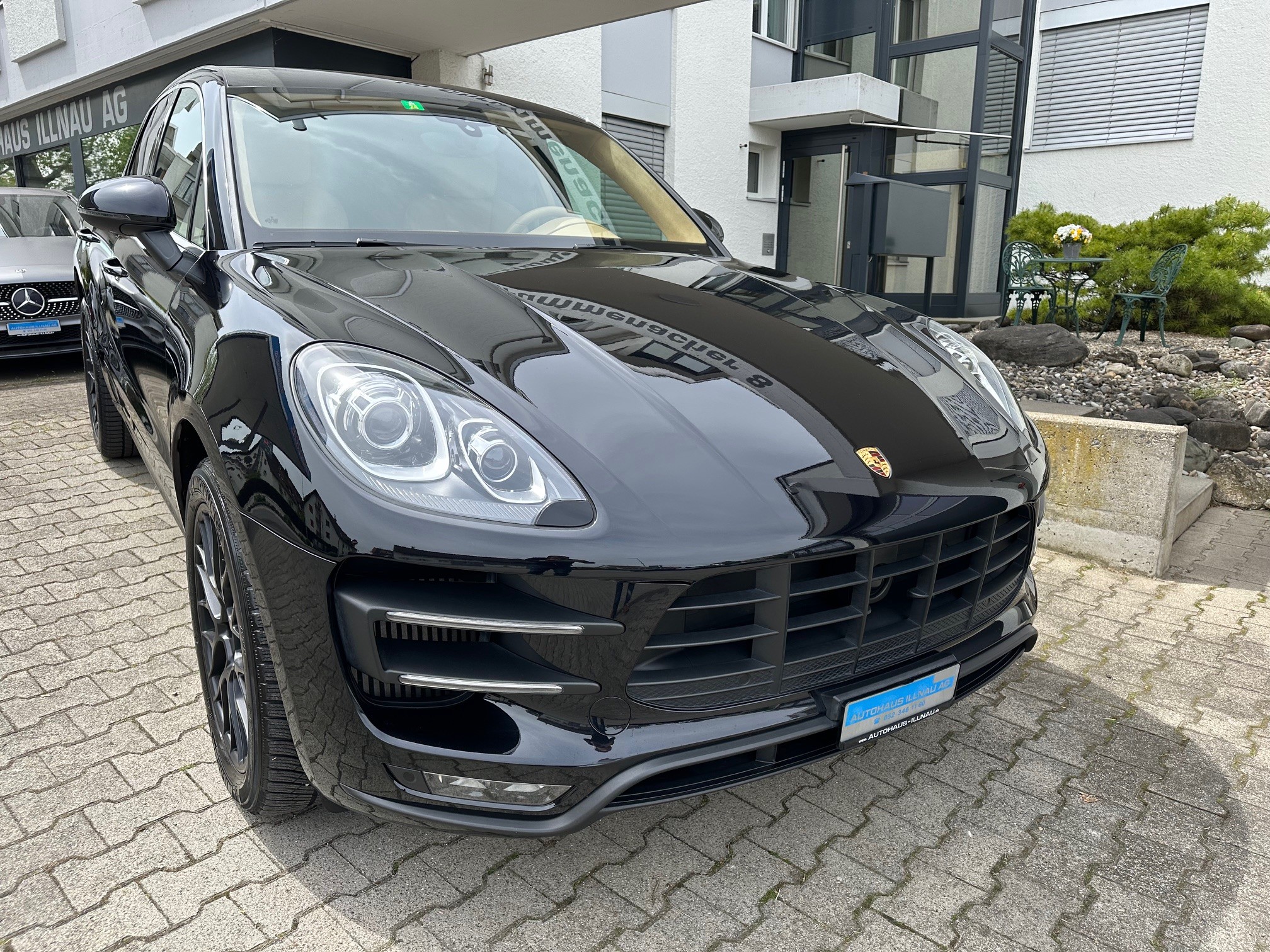 PORSCHE Macan Turbo PDK