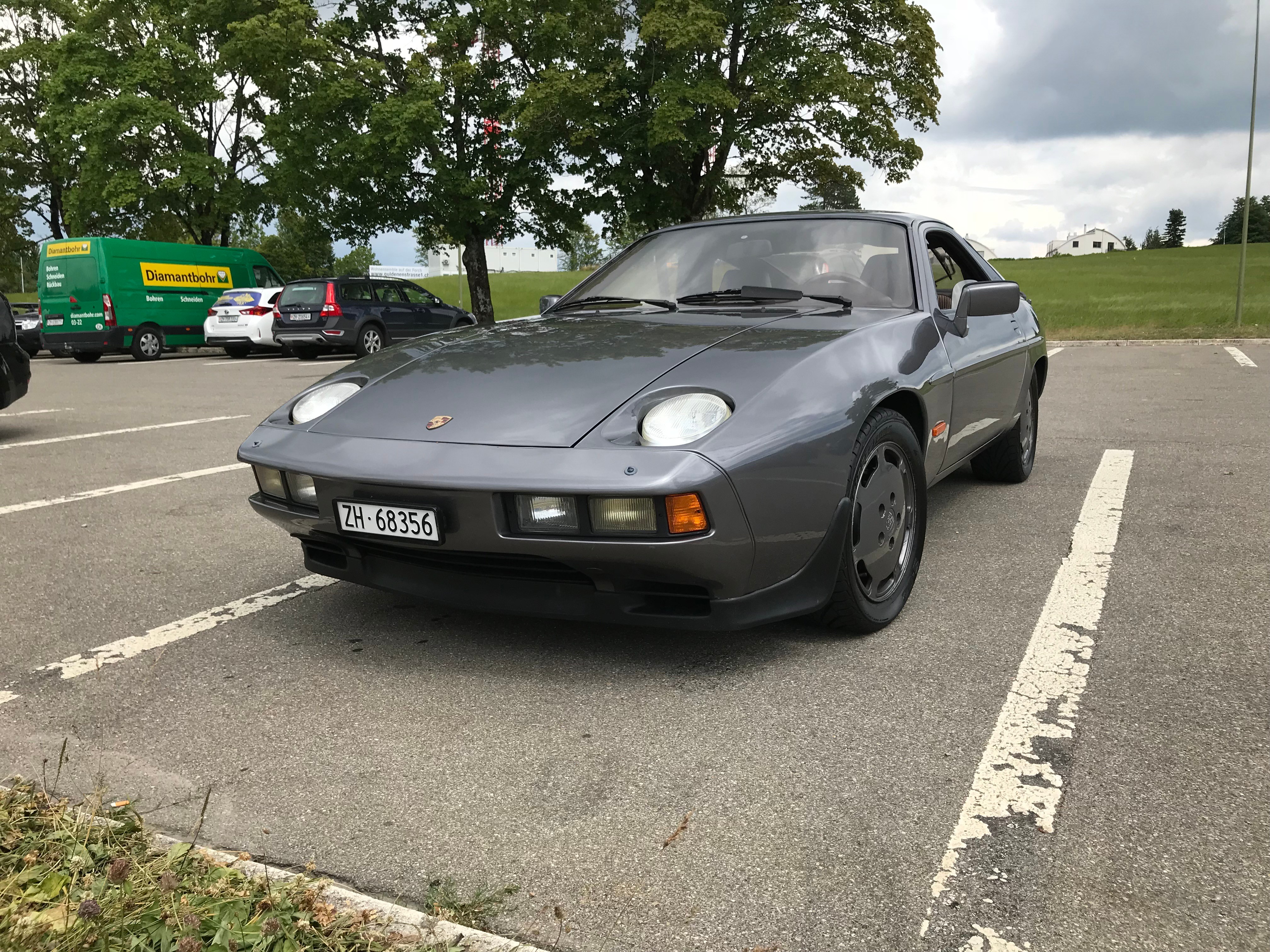 PORSCHE 928 S