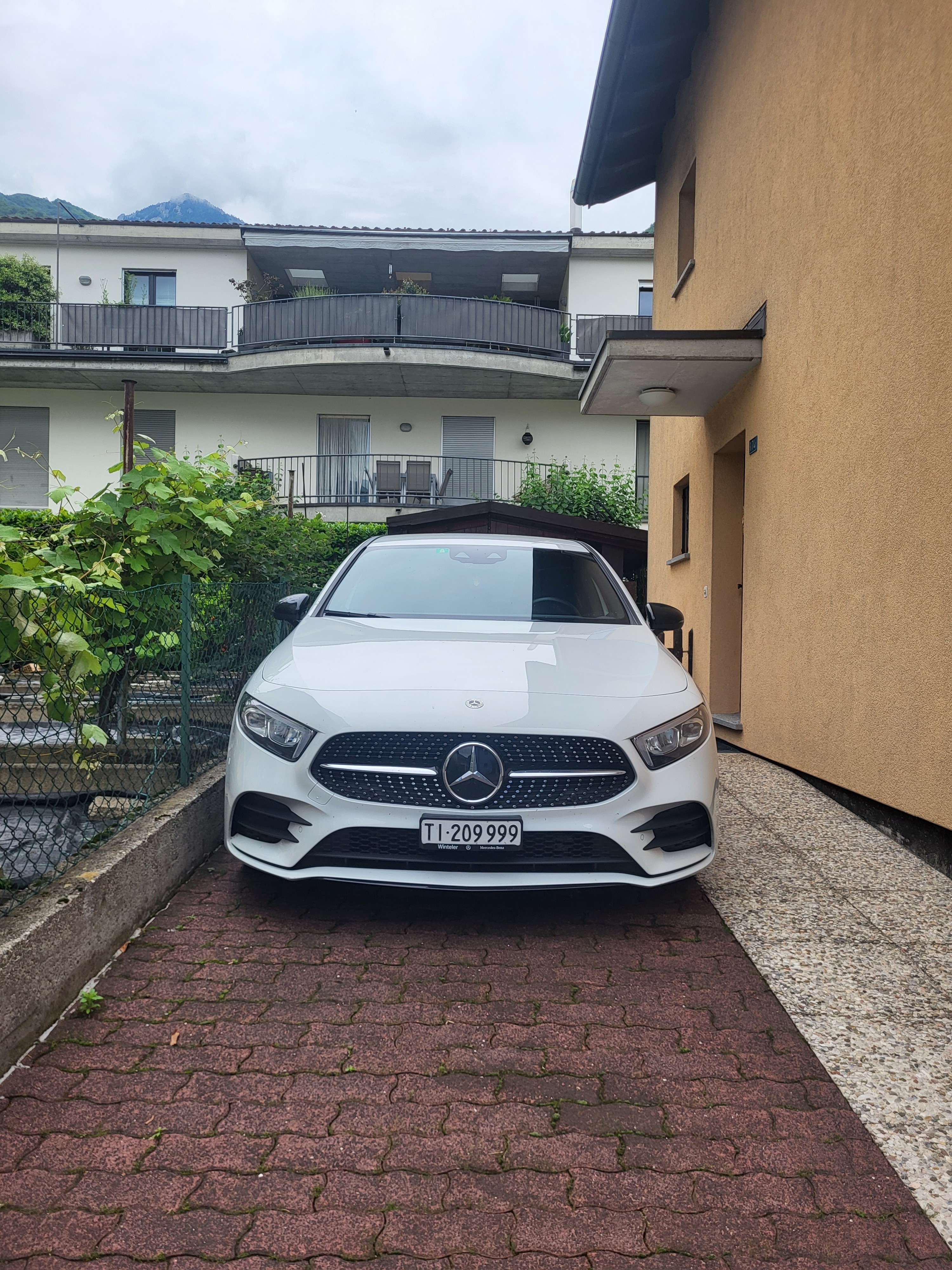 MERCEDES-BENZ A 200 AMG Line 7G-DCT