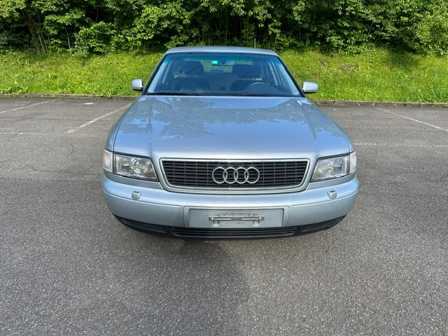 AUDI A8 2.8