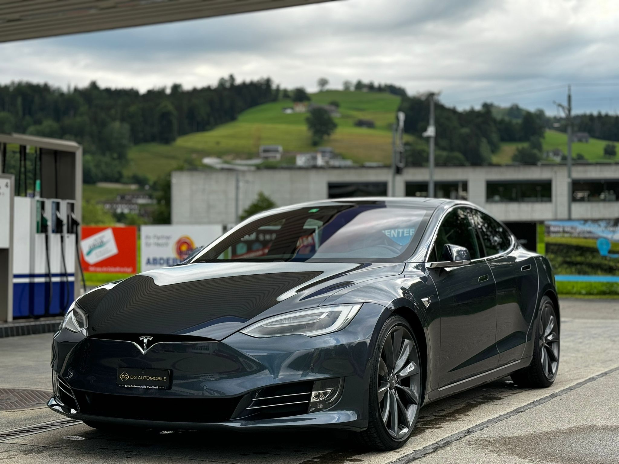 TESLA Model S 90 D *CH-Fahrzeug**Vorbereitung für FSD Autopilot**Lebenslang Tesla FreeSupercharge**Tesla Garantie*