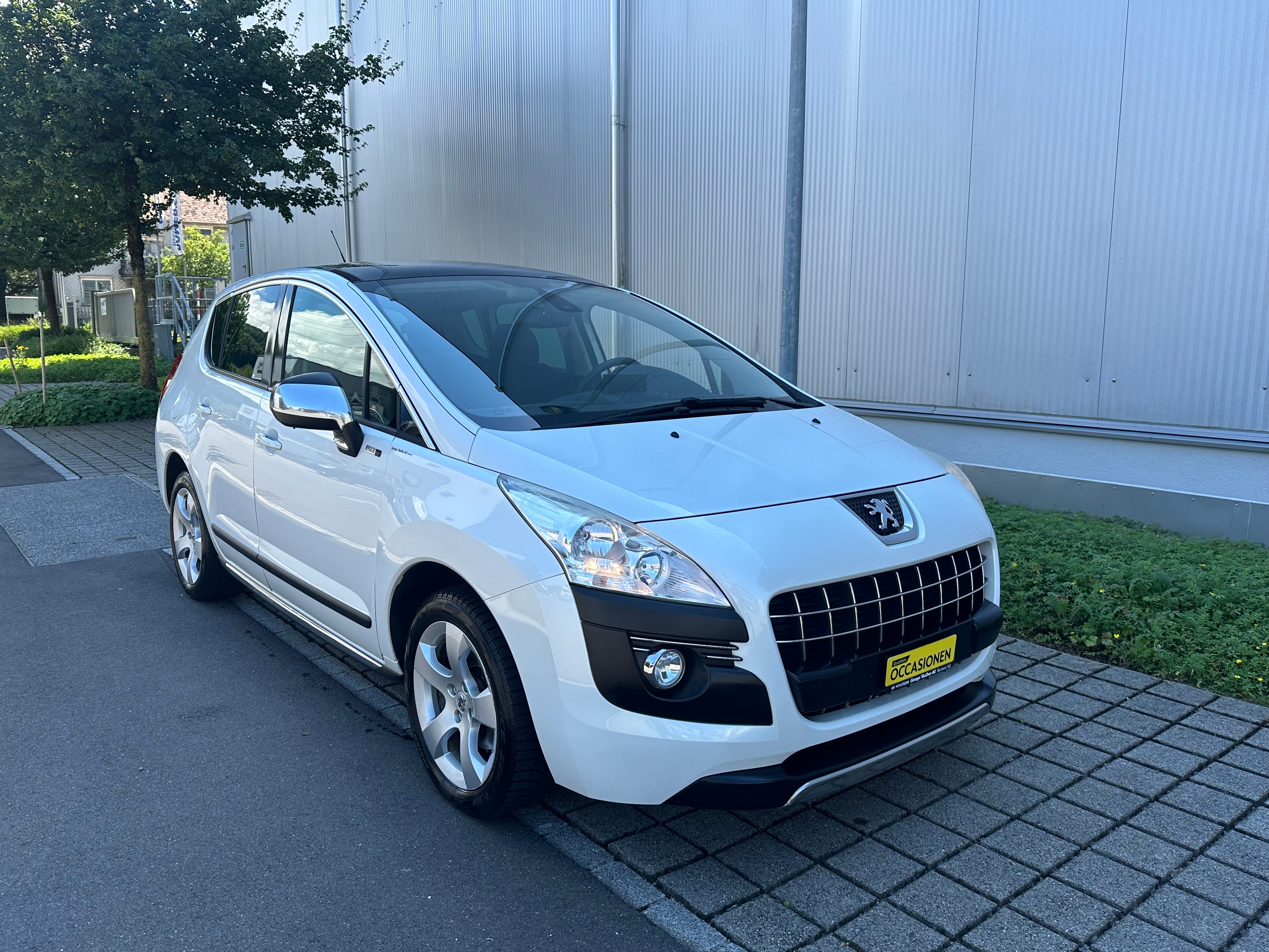 PEUGEOT 3008 1.6 16V T Style