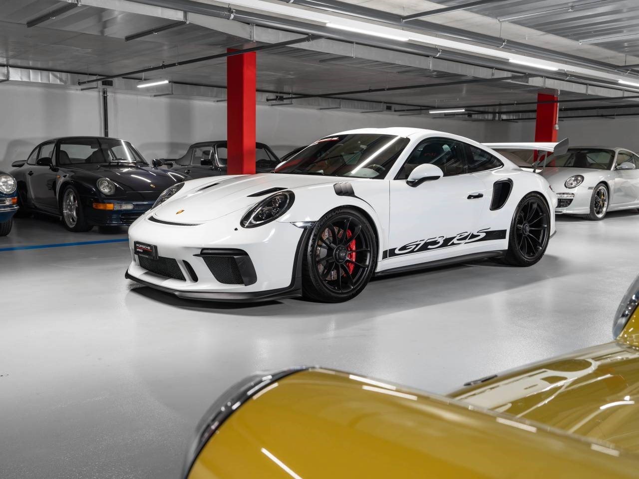 PORSCHE 911 GT3 RS