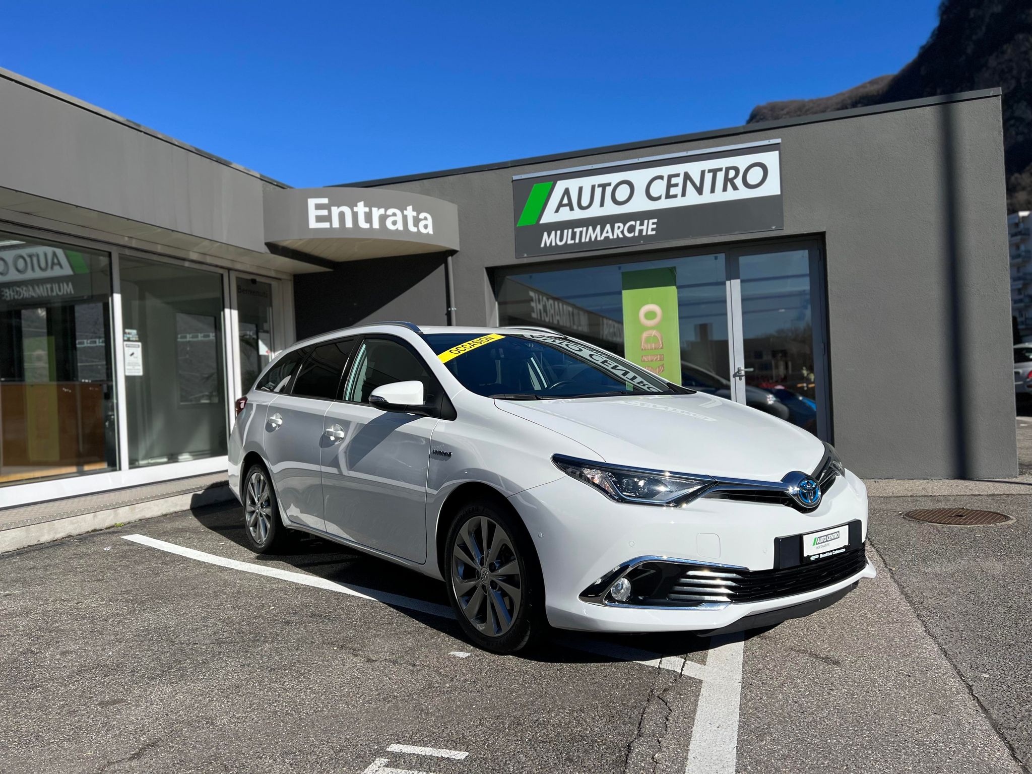 TOYOTA Auris Touring Sports 1.8 HSD Trend e-CVT