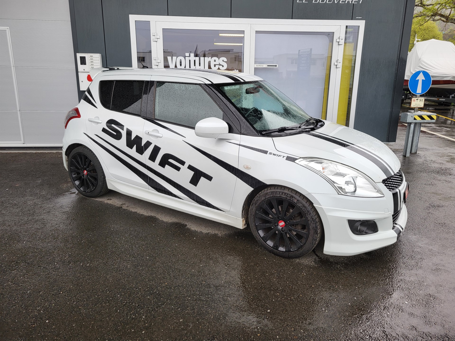 SUZUKI Swift 1.2i 16V GL Top