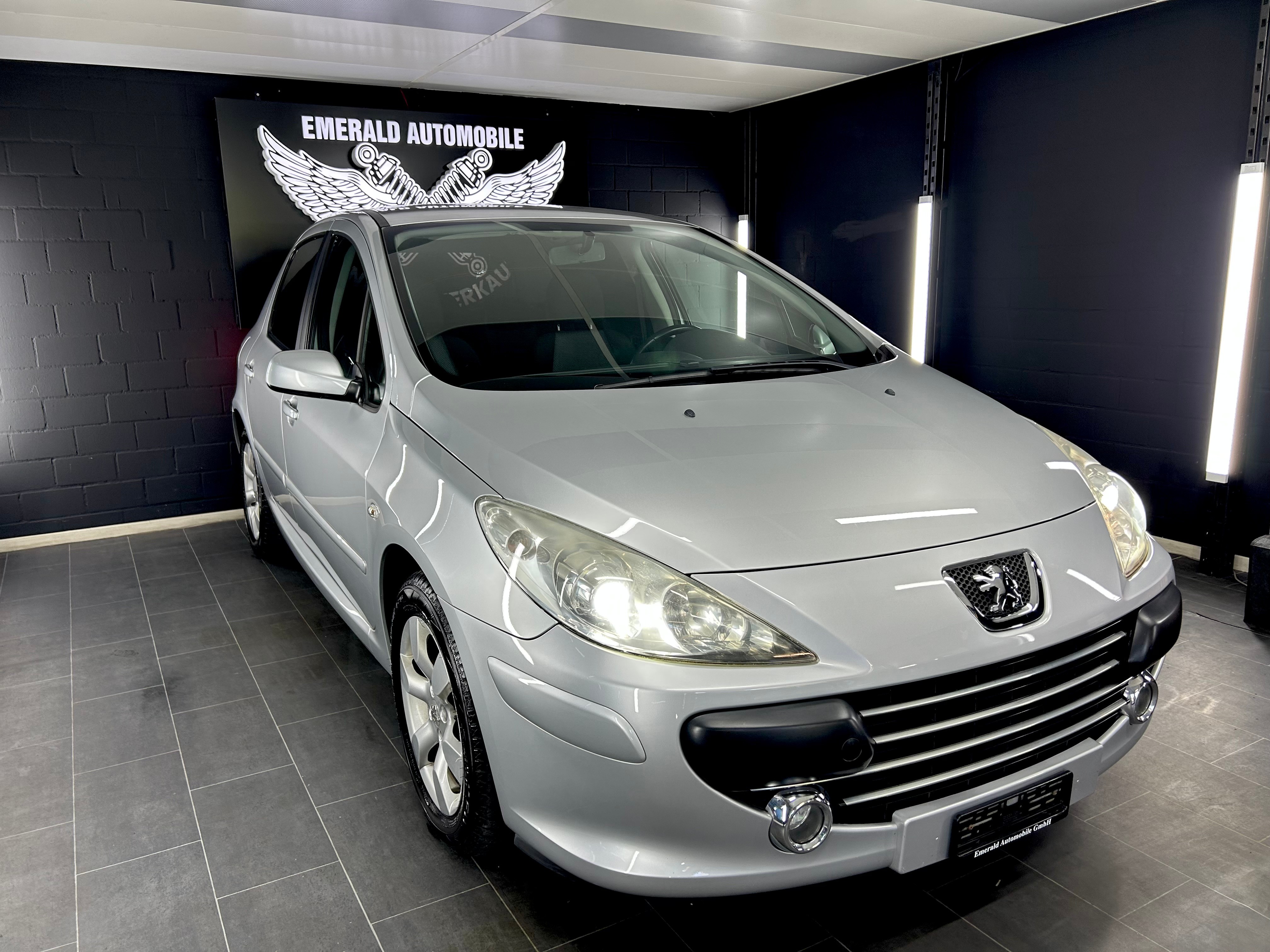 PEUGEOT 307 1.6 16V D.Sign