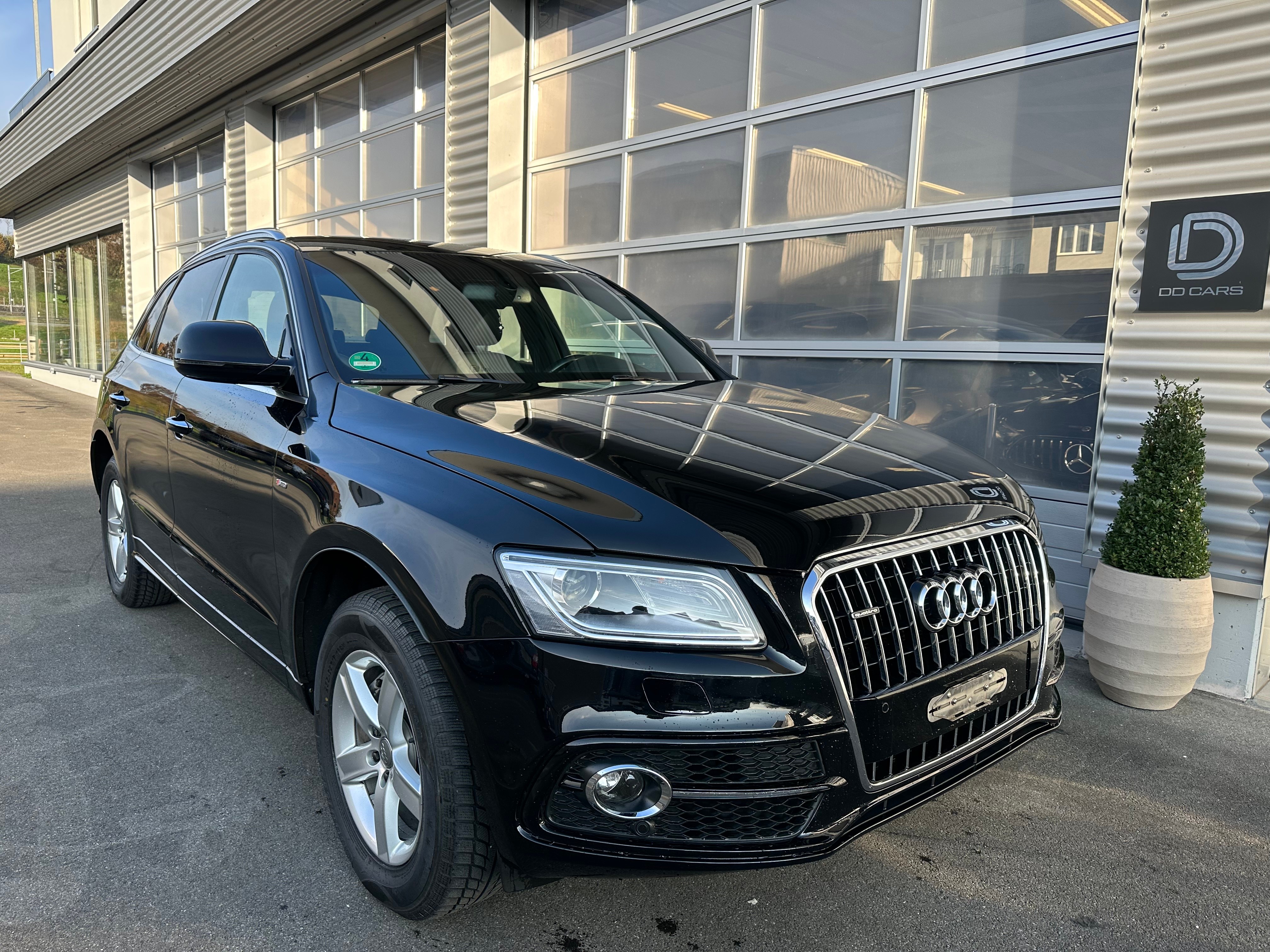 AUDI Q5 2.0 TDI quattro S-tronic ** S- LINE **