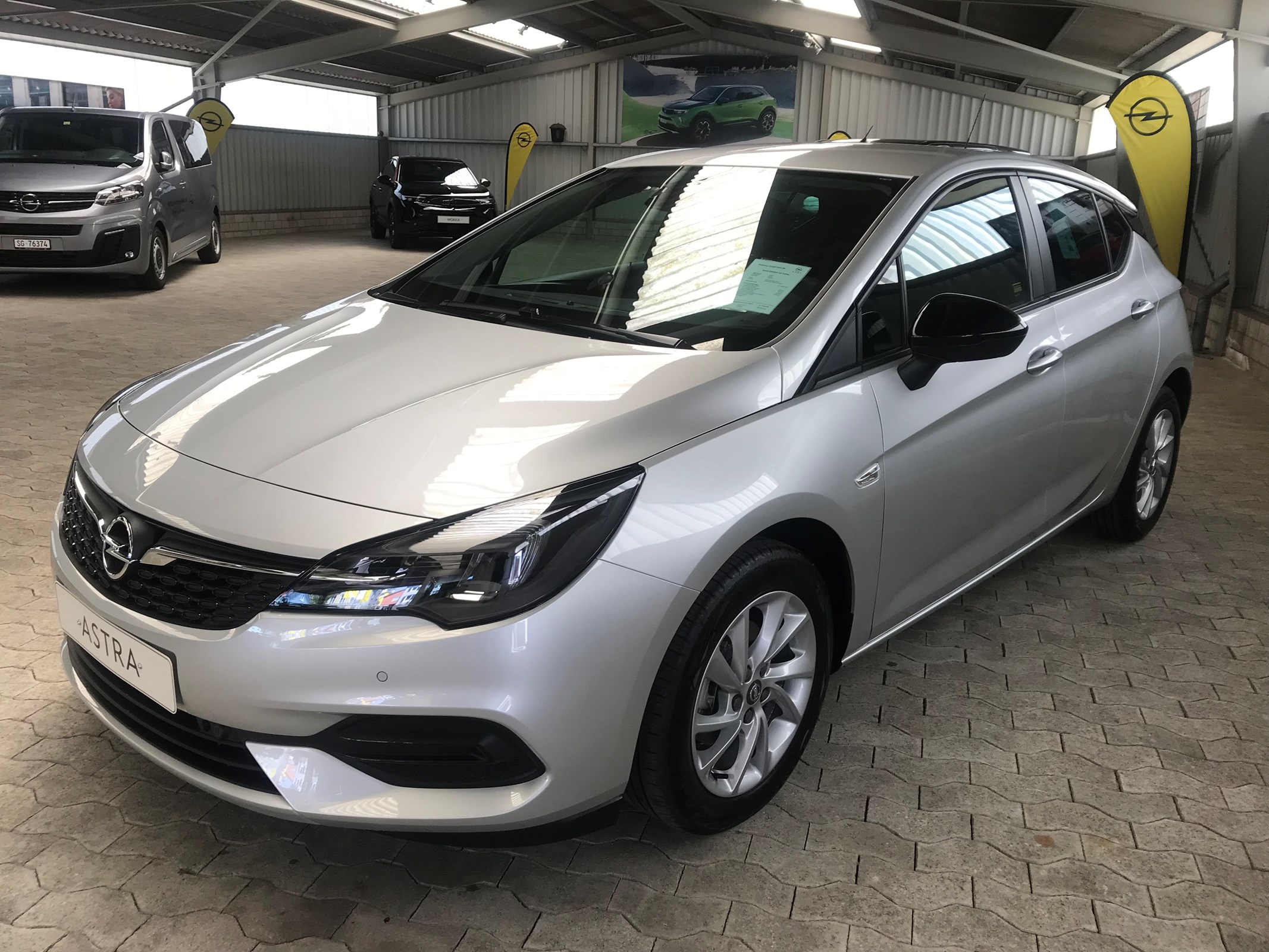 OPEL Astra 1.2i Turbo Edition