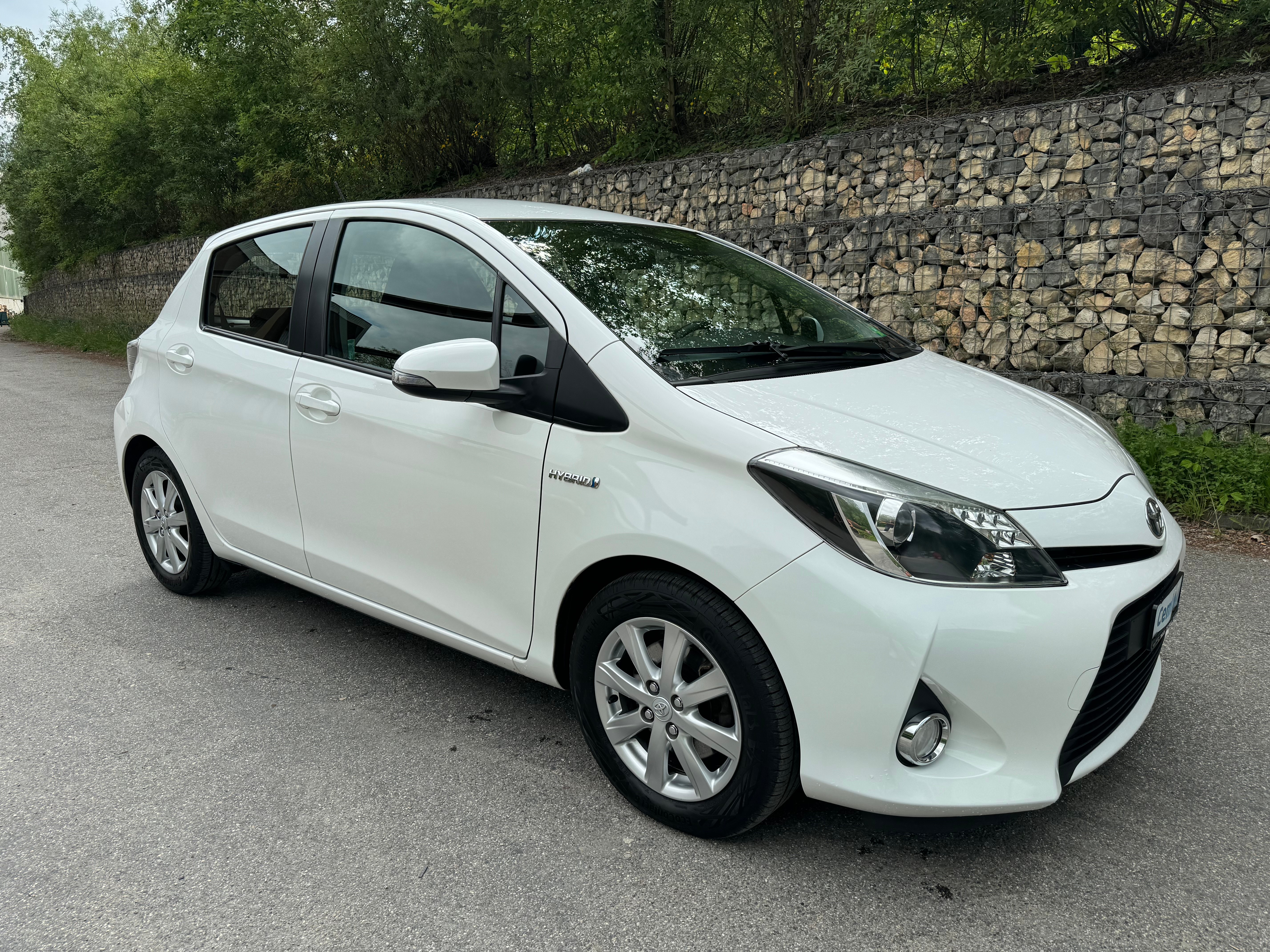 TOYOTA Yaris 1.5 VVT-i Hybrid Luna CVT