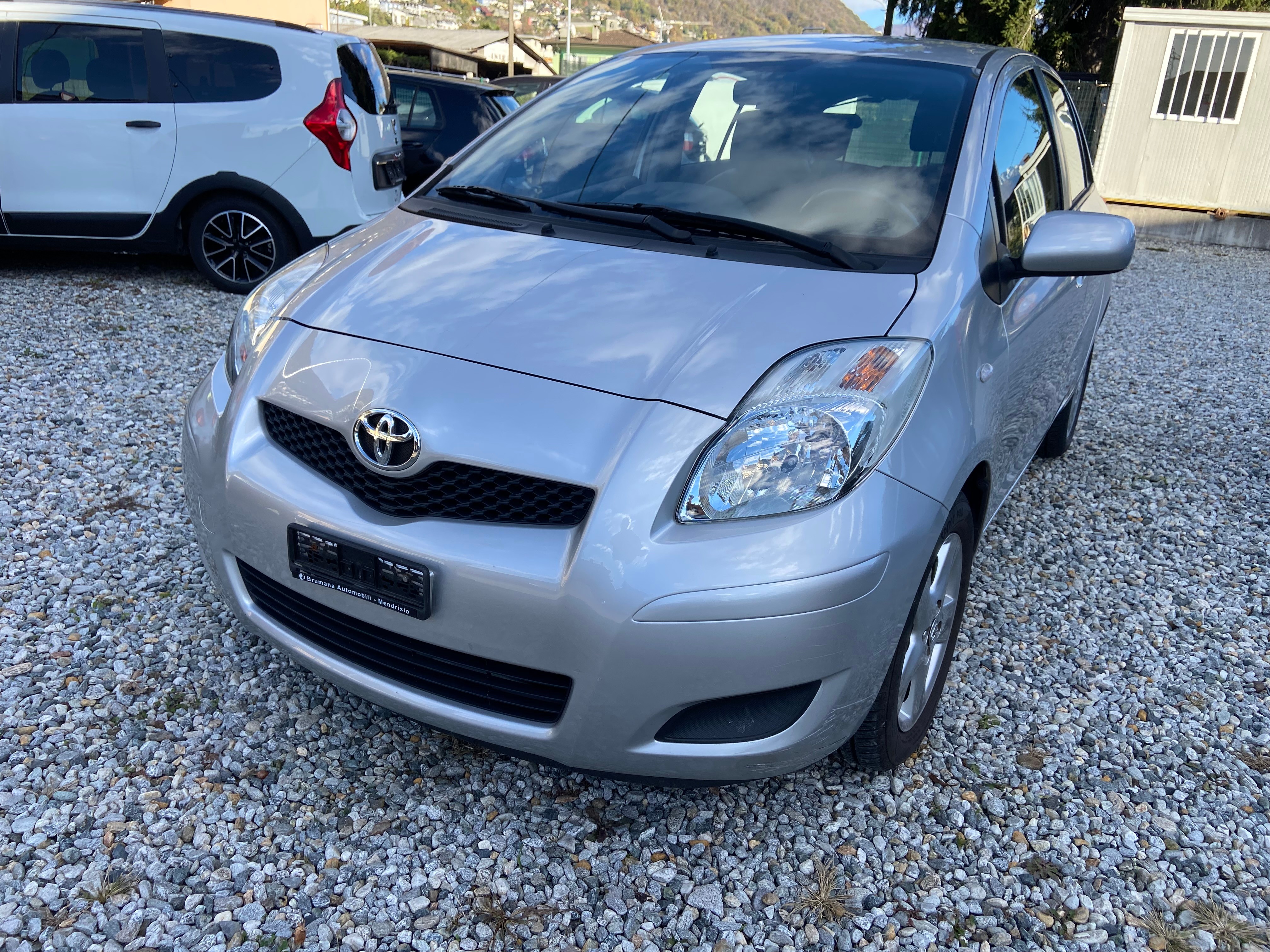 TOYOTA Yaris 1.33 Linea Sol Premium