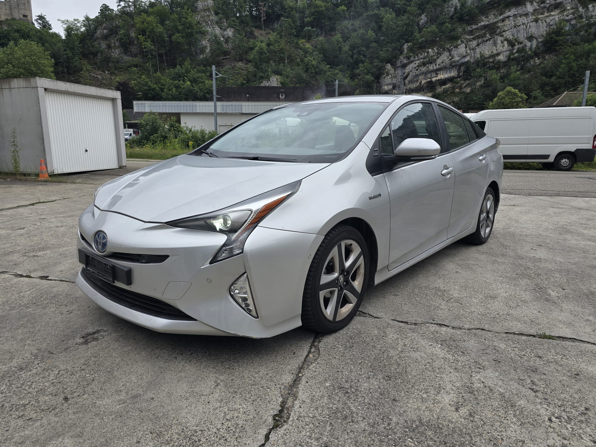 TOYOTA Prius 1.8 VVT-i HSD Sol