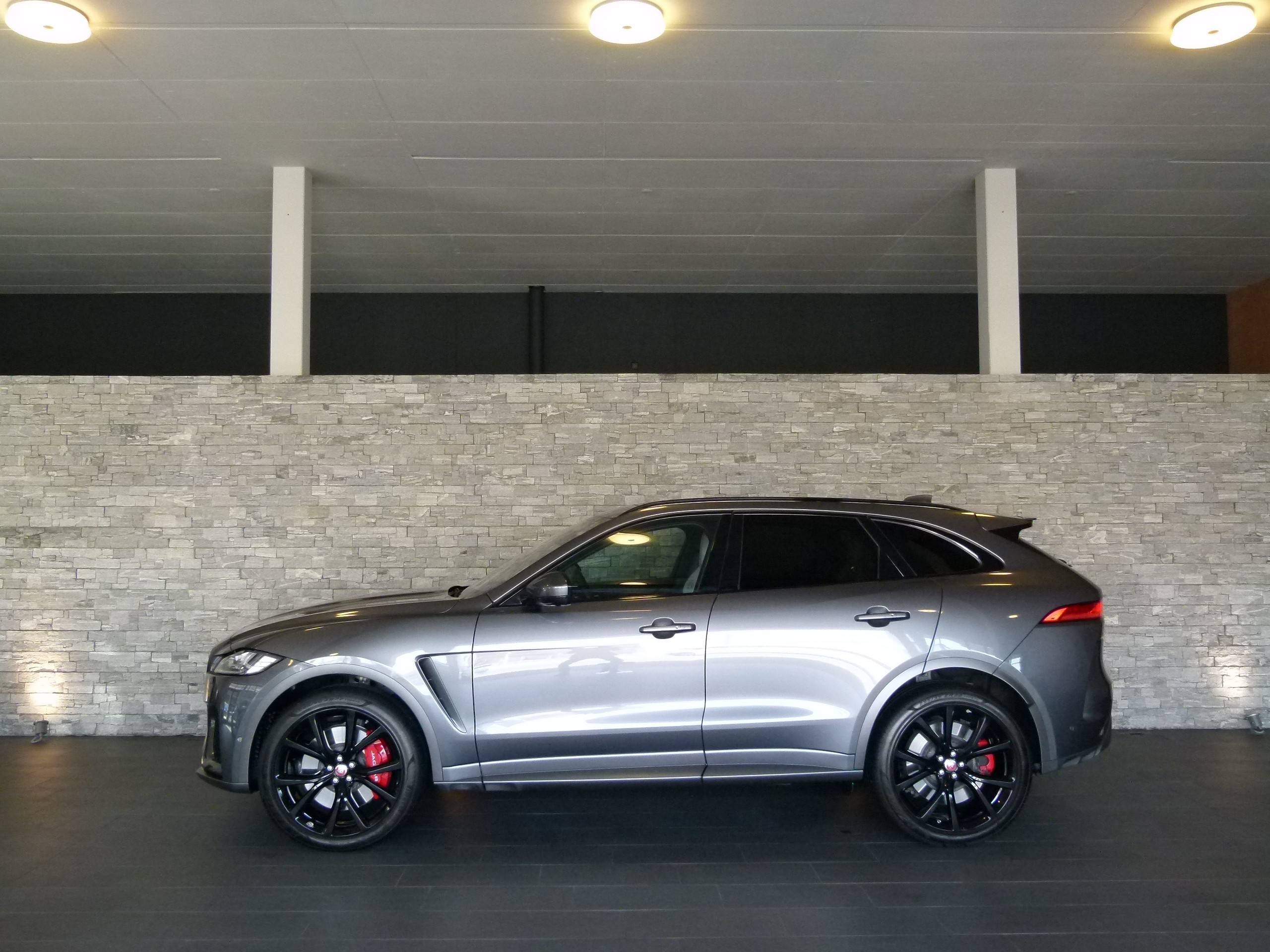 JAGUAR F-Pace 5.0 V8 SVR AWD Automatik